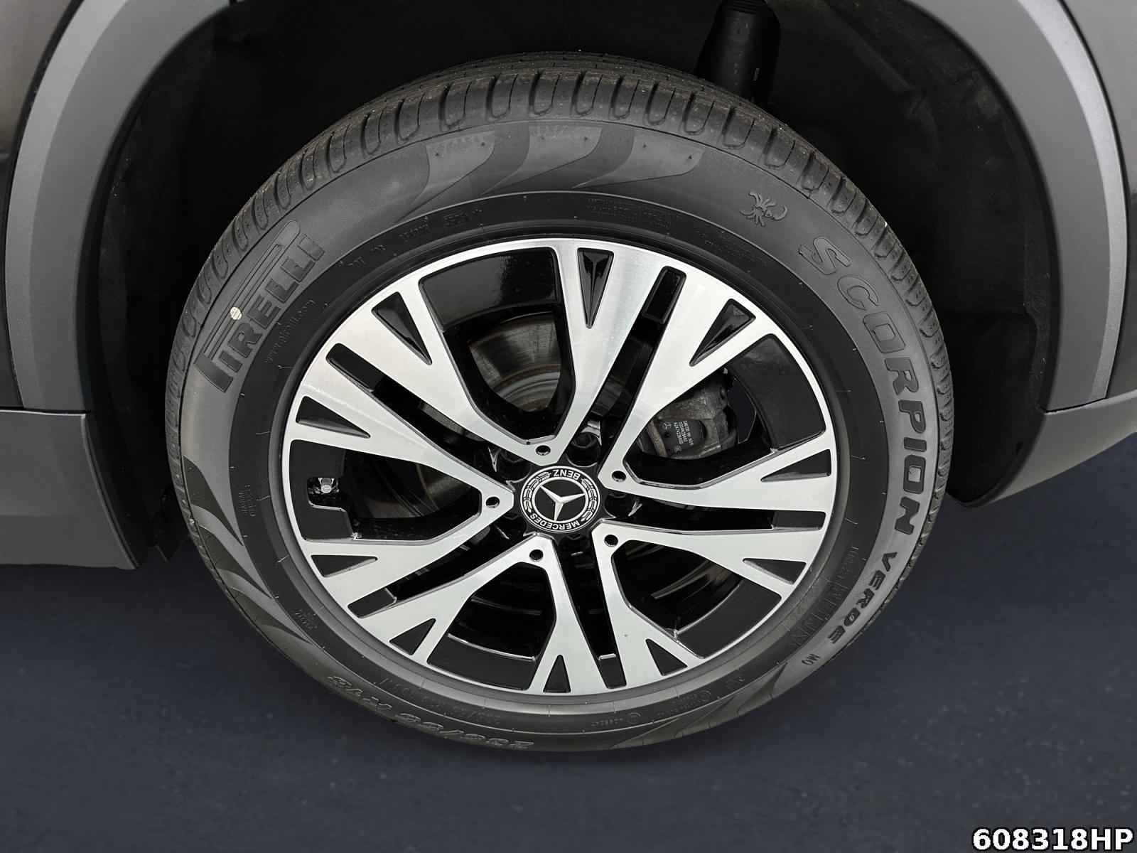 Fahrzeugabbildung Mercedes-Benz GLA 200 Progressive Distronic AHK Thermotronic