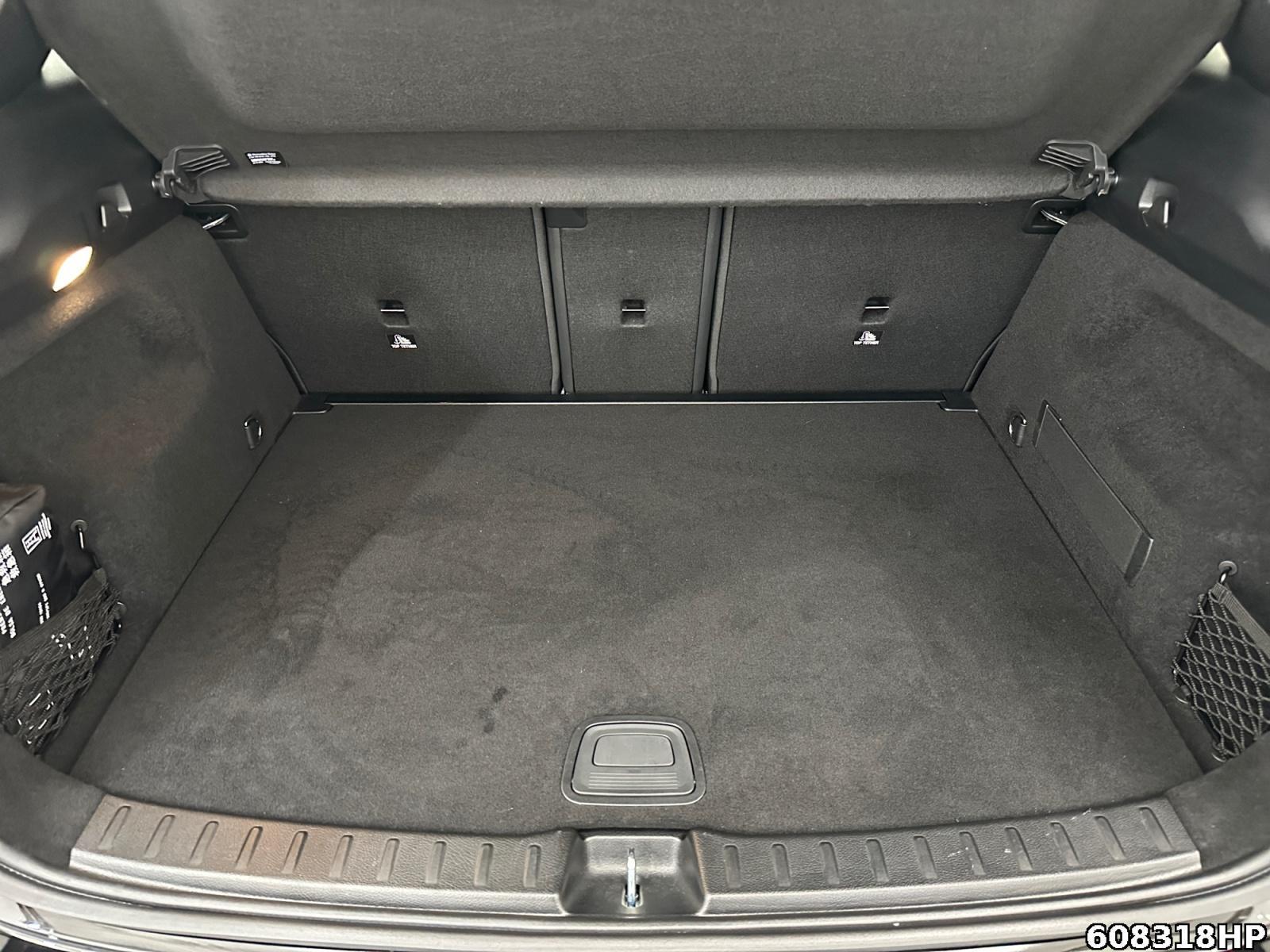 Fahrzeugabbildung Mercedes-Benz GLA 200 Progressive Distronic AHK Thermotronic