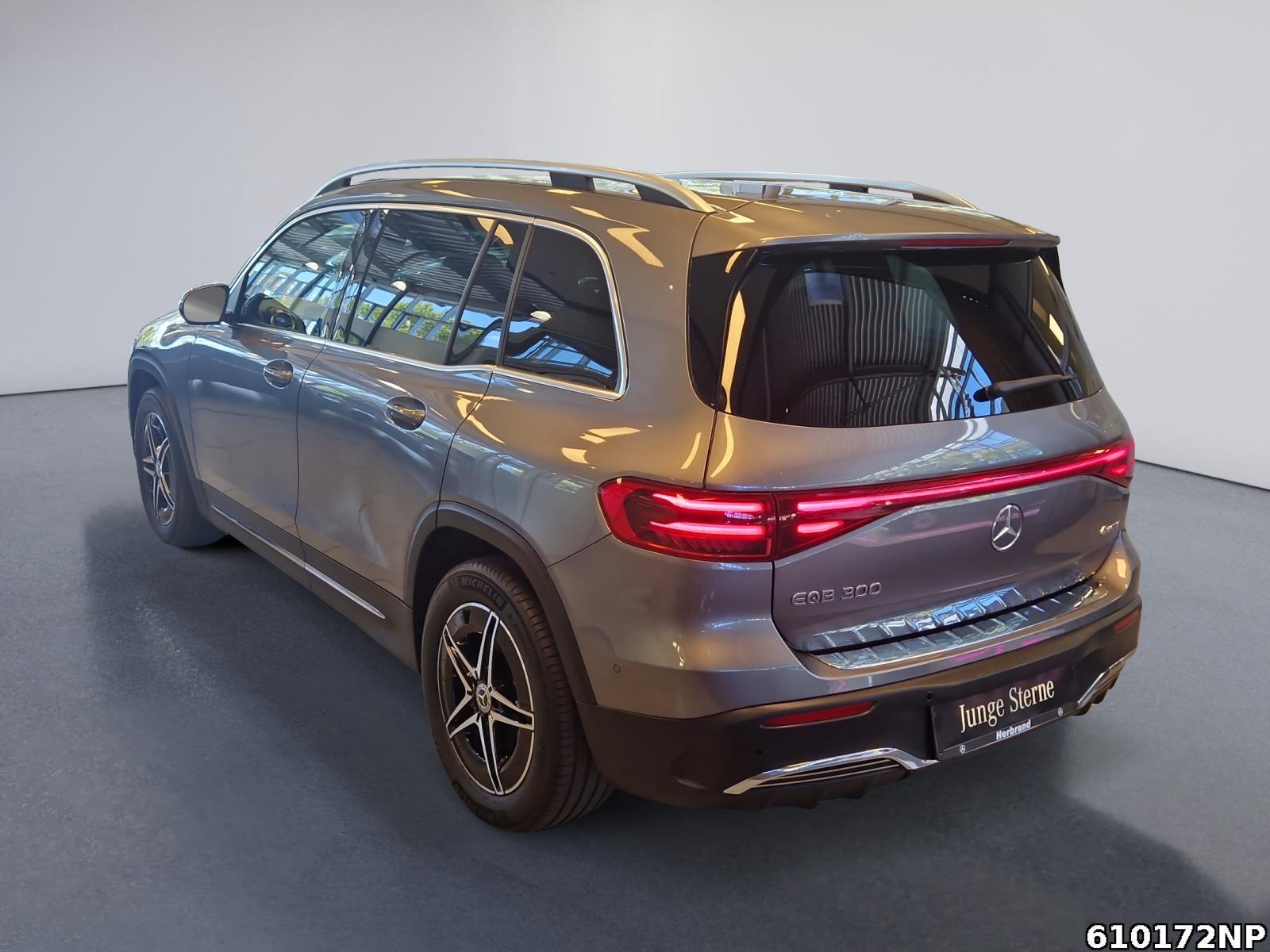 Fahrzeugabbildung Mercedes-Benz EQB AMG 4M AHK Distronic Kamera Totwinkel