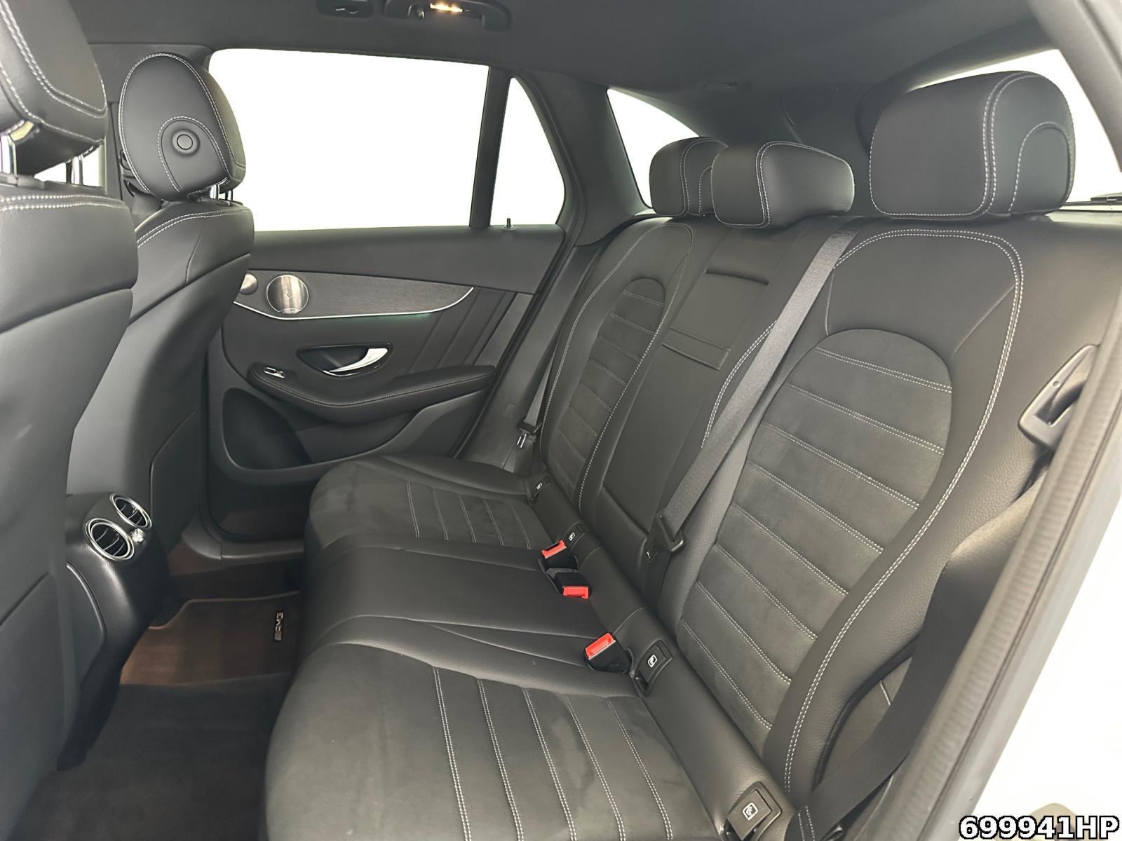 Fahrzeugabbildung Mercedes-Benz GLC 300 e 4M AMG Burmester Night AHK CarPlay 19