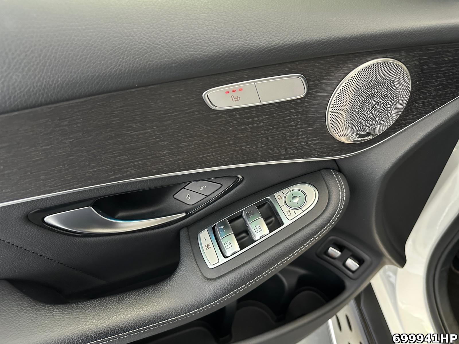 Fahrzeugabbildung Mercedes-Benz GLC 300 e 4M AMG Burmester Night AHK CarPlay 19