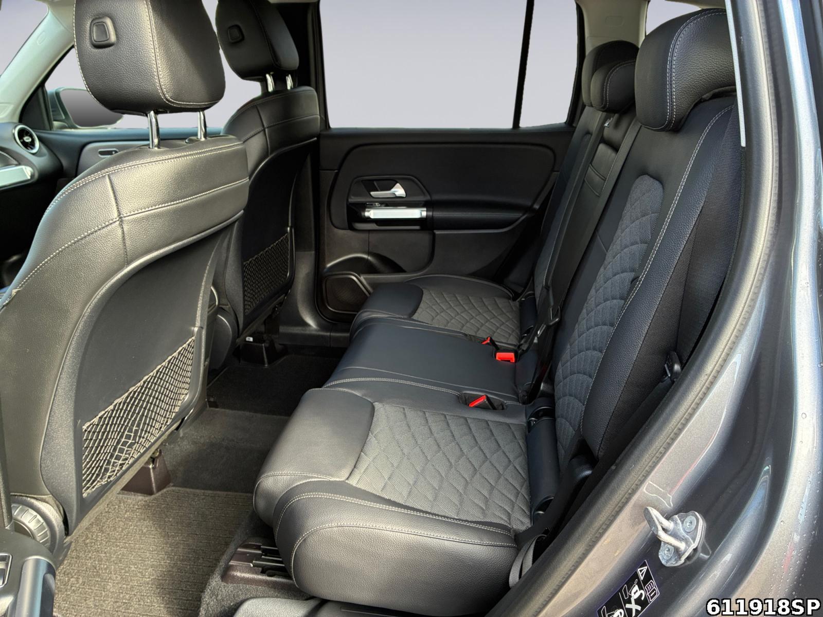 Fahrzeugabbildung Mercedes-Benz GLB 200 Progressive AHK Kamera LED 18