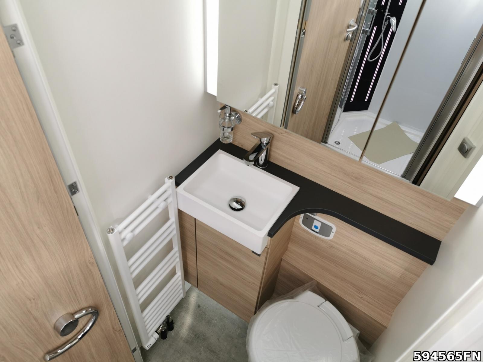 Fahrzeugabbildung Frankia Platin 7400 GD Final Edition Solar Markise