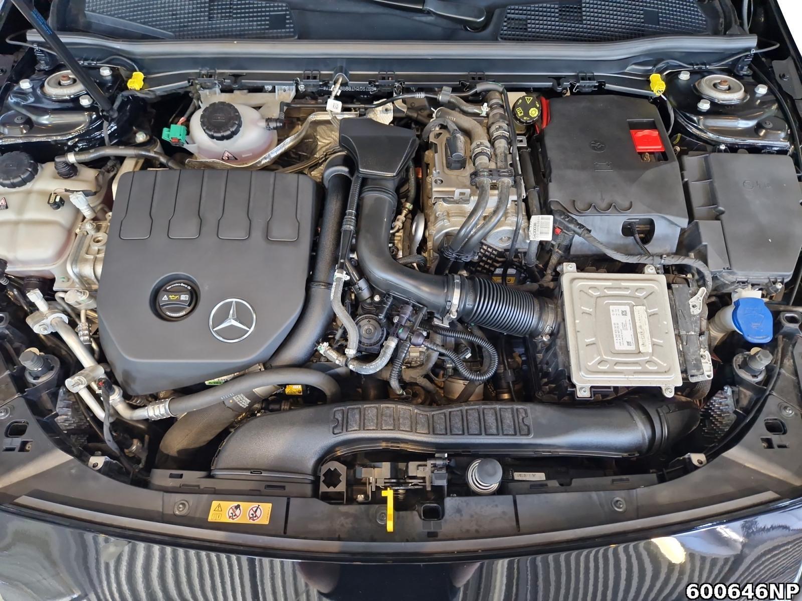Fahrzeugabbildung Mercedes-Benz CLA 250 Shooting Brake e AMG Line Edition 2020