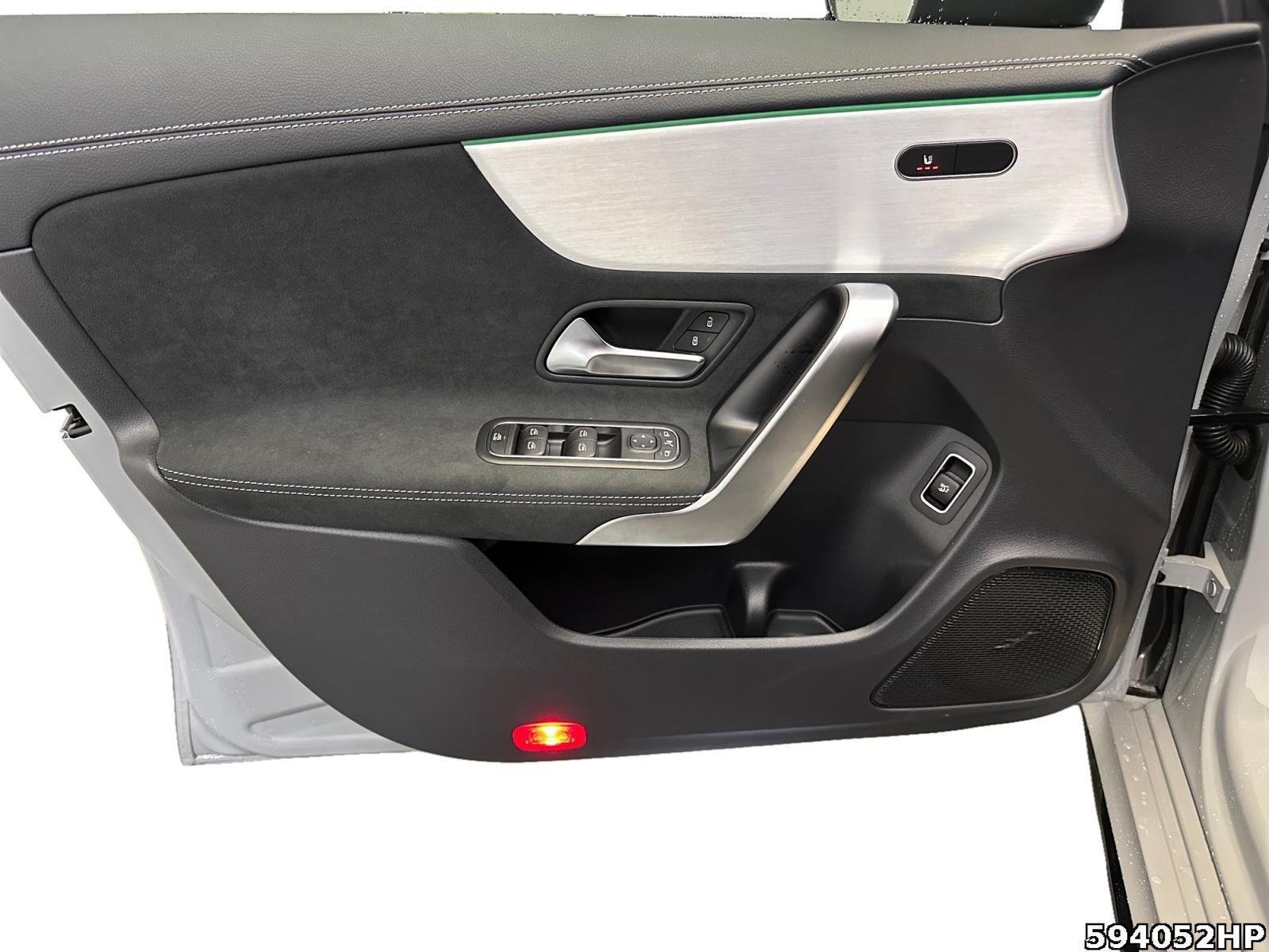 Fahrzeugabbildung Mercedes-Benz CLA 200 Shooting Brake d +AMG+NIGHT+PANO+DISTRO+WINTERPAKET+