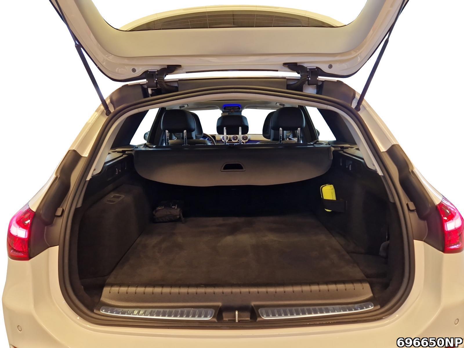 Fahrzeugabbildung Mercedes-Benz C 300 e T Avantgarde Panorama Head-up Memory LED