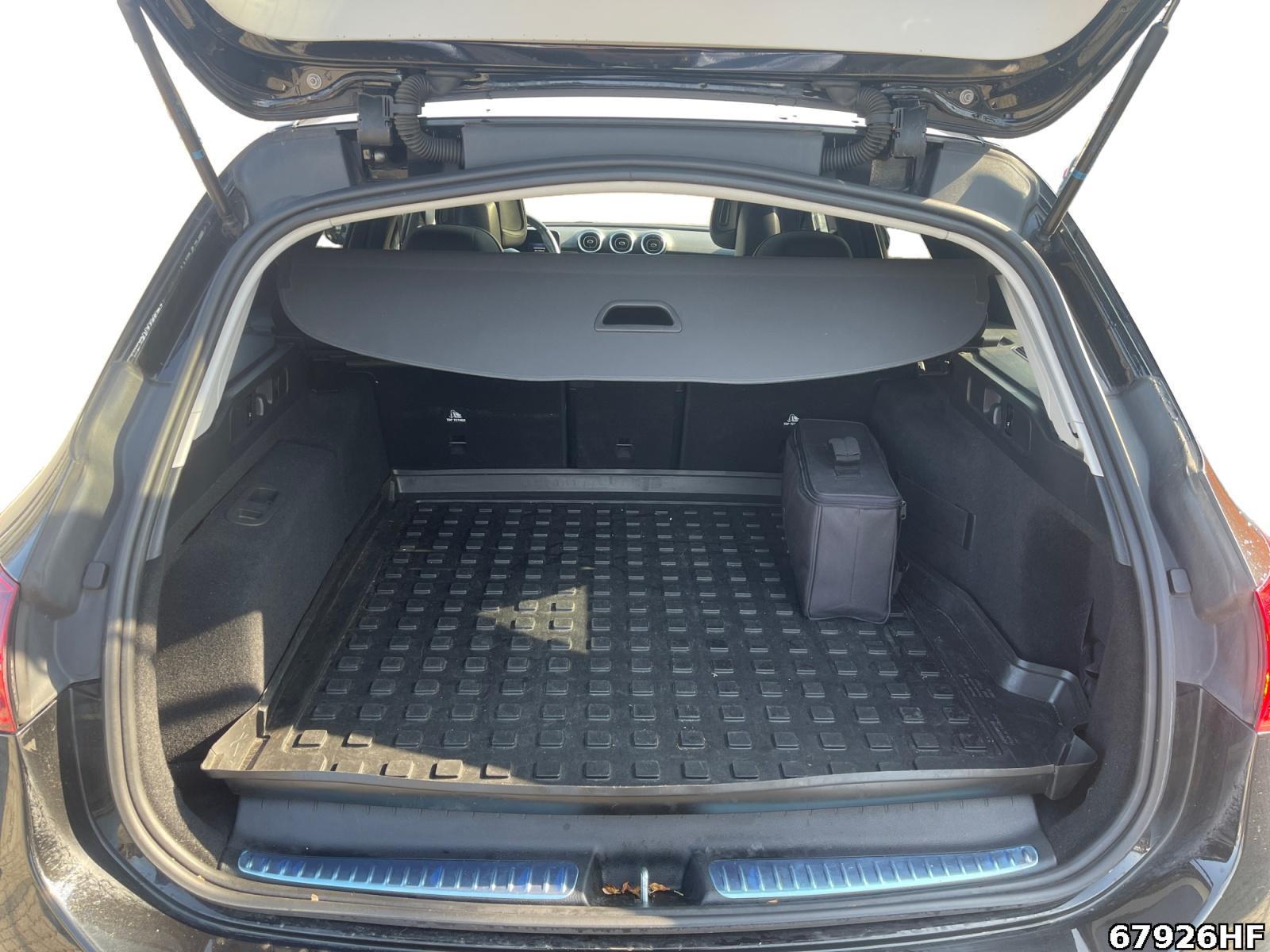 Fahrzeugabbildung Mercedes-Benz C 300 e AMG