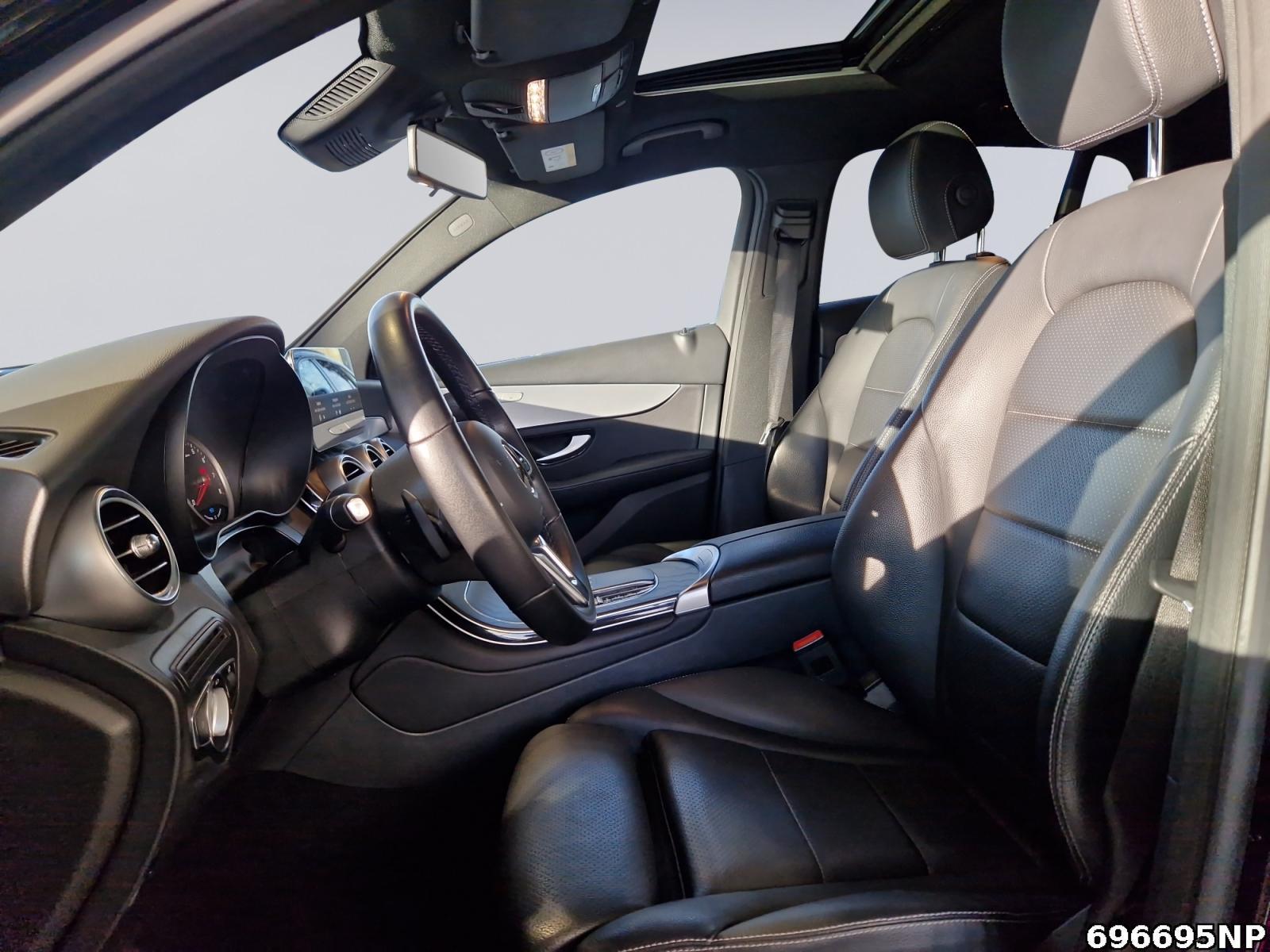 Fahrzeugabbildung Mercedes-Benz GLC 200 4matic Coupé Schiebedach AHK Carplay