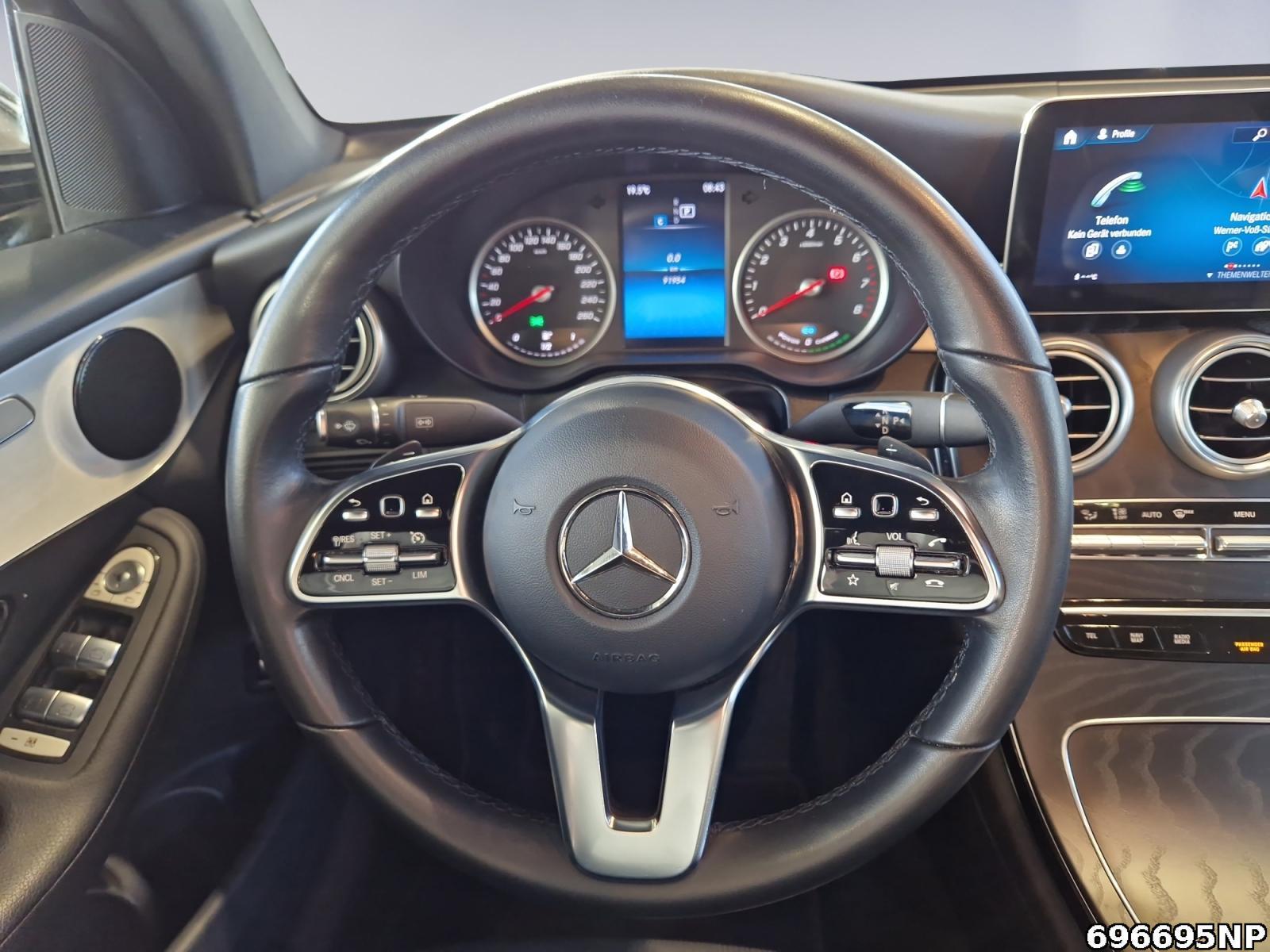 Fahrzeugabbildung Mercedes-Benz GLC 200 4matic Coupé Schiebedach AHK Carplay