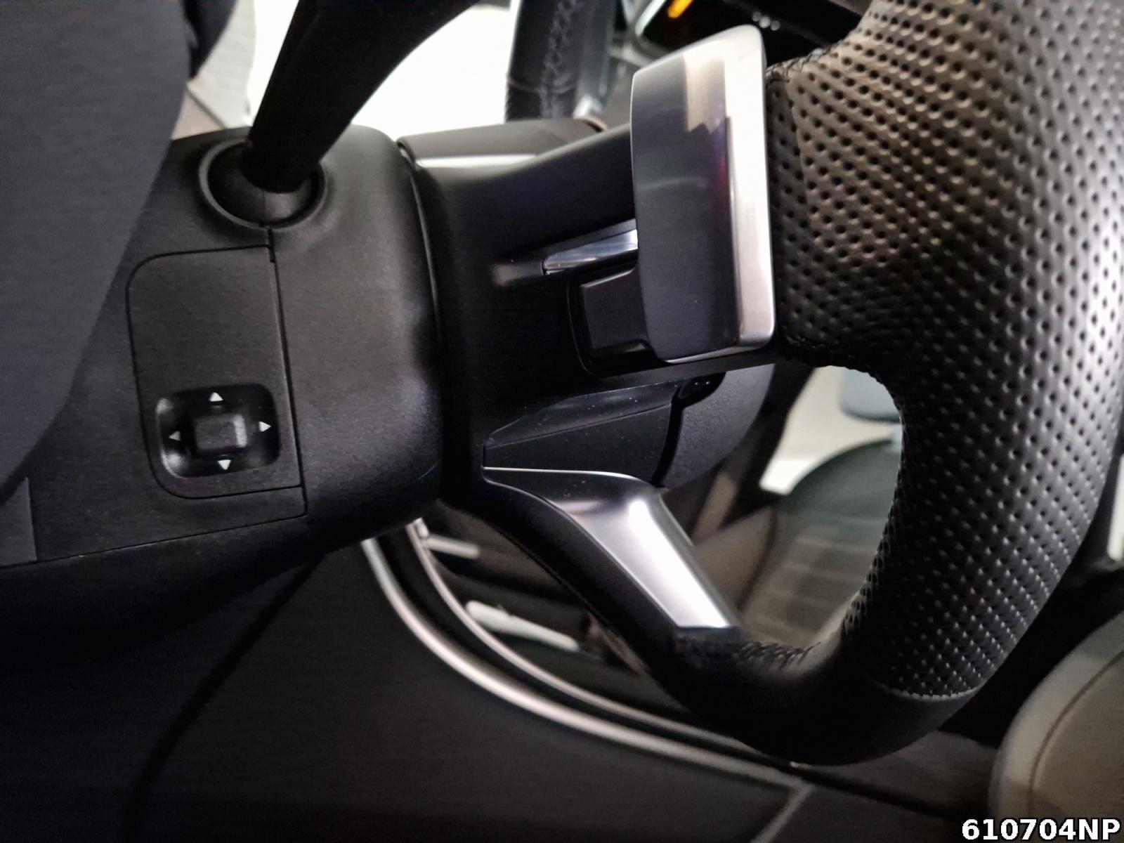 Fahrzeugabbildung Mercedes-Benz GLC 300 d 4M AMG Pano AHK 360° DigitalLight 19