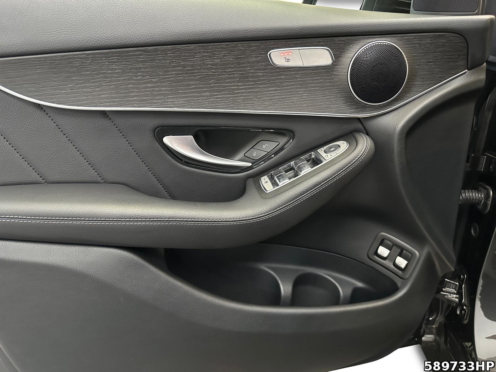 Fahrzeugabbildung Mercedes-Benz GLC 220 d 4M AMG Line Pano AHK Kamera Adv. Sound