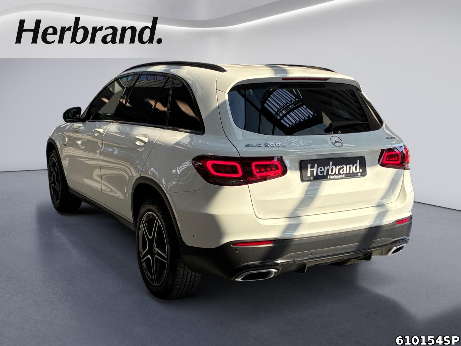 Fahrzeugabbildung Mercedes-Benz GLC 300 e 4M AMG AHK Multibeam Burmester Pano