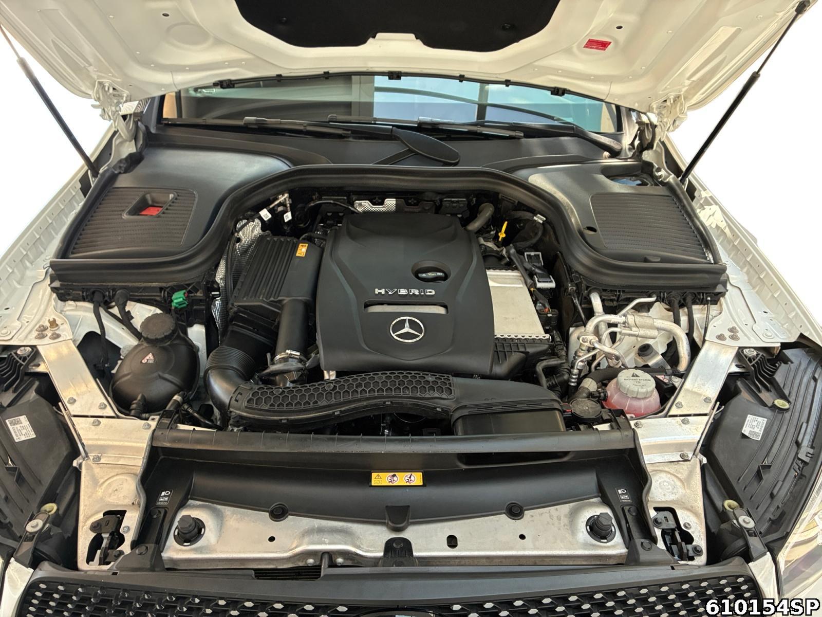 Fahrzeugabbildung Mercedes-Benz GLC 300 e 4M AMG AHK Multibeam Burmester Pano