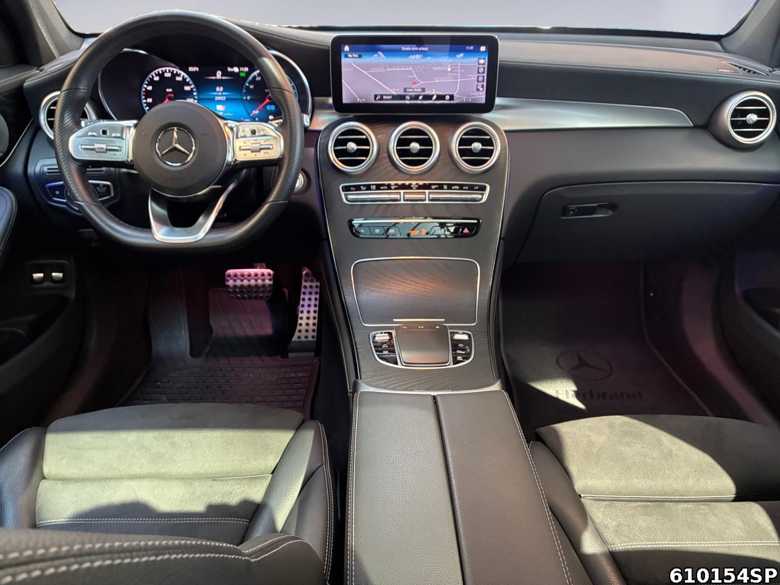 Fahrzeugabbildung Mercedes-Benz GLC 300 e 4M AMG AHK Multibeam Burmester Pano