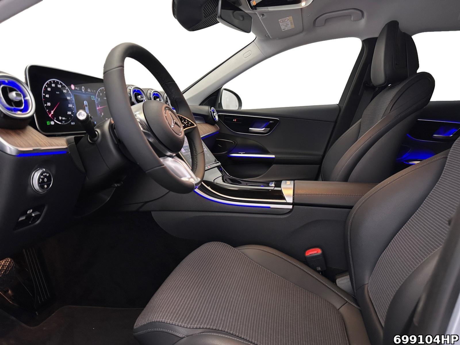 Fahrzeugabbildung Mercedes-Benz C 300 T Avantgarde Digital-Light 360° Distronic