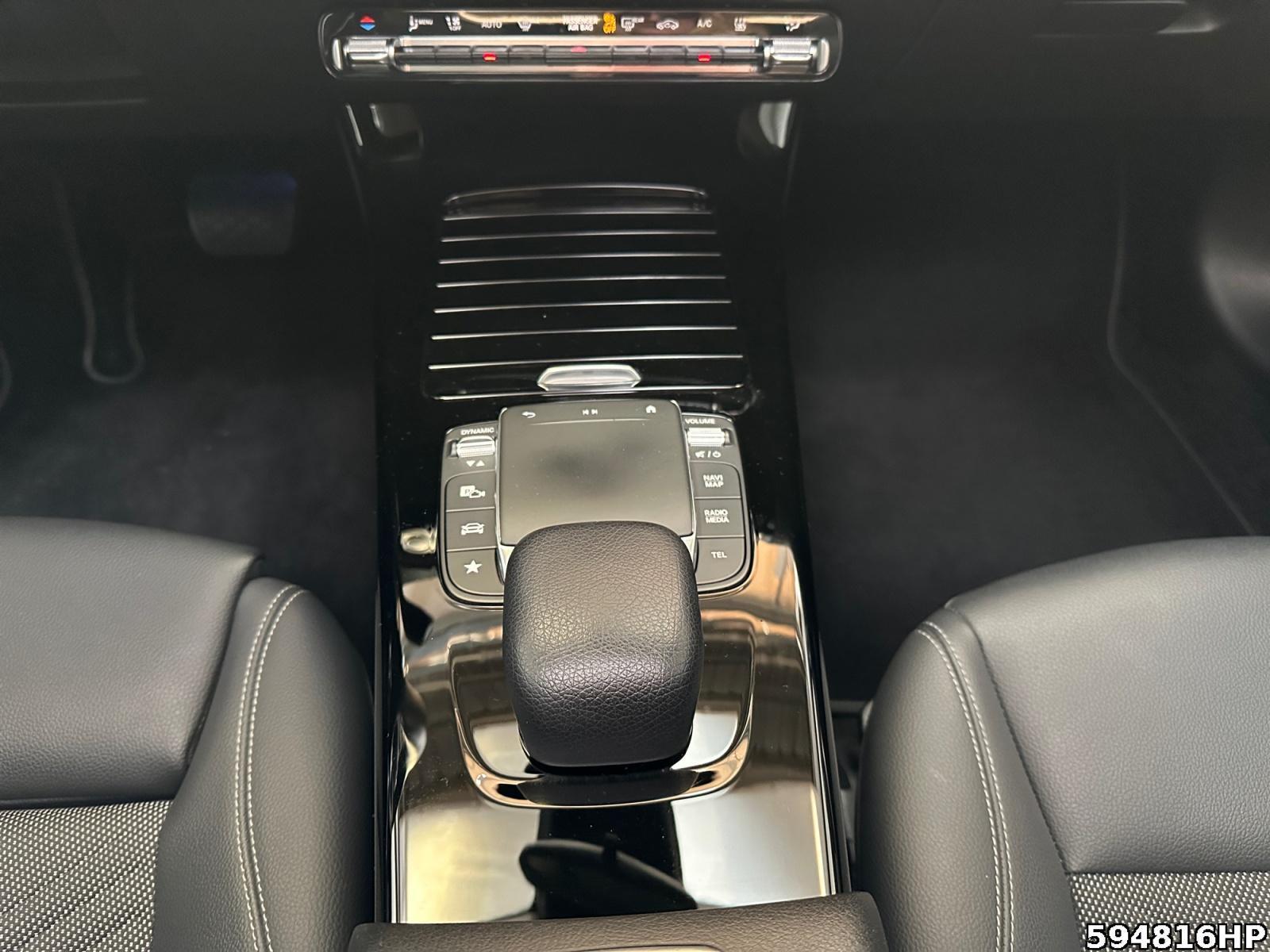 Fahrzeugabbildung Mercedes-Benz CLA 250 Shooting Brake e Progressive PANO Ambiente Lenkradhz