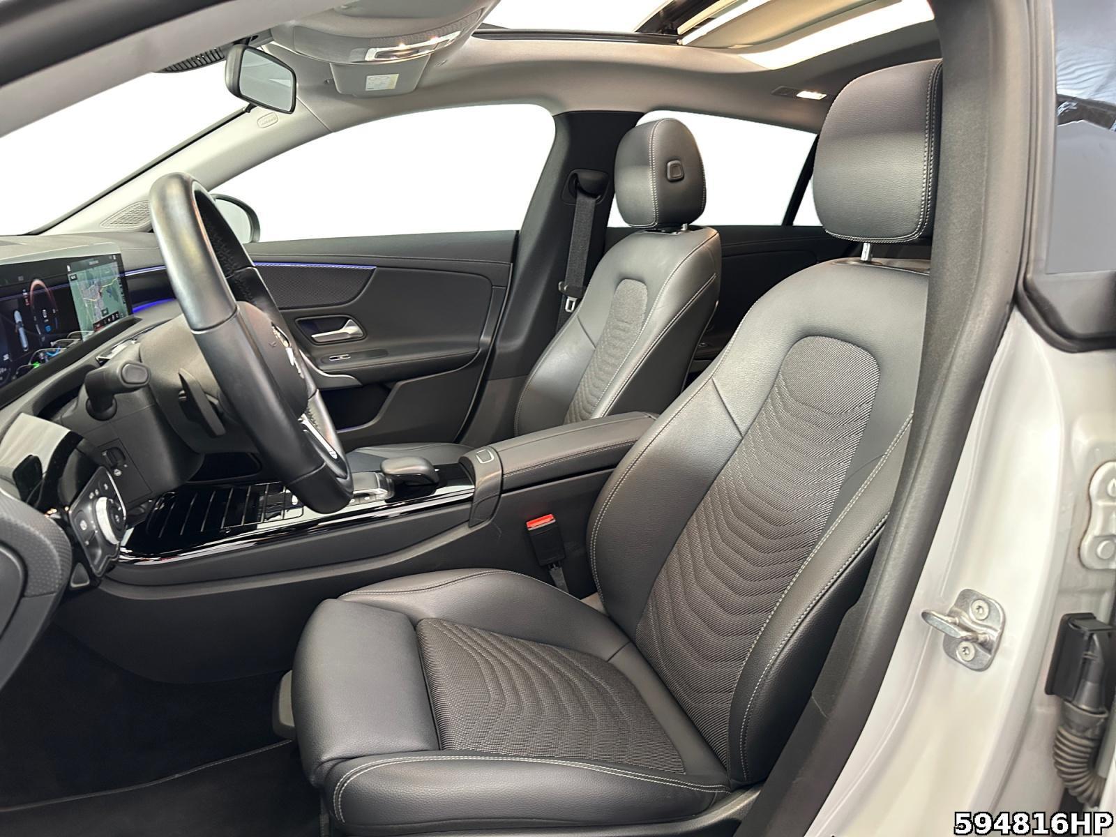 Fahrzeugabbildung Mercedes-Benz CLA 250 Shooting Brake e Progressive PANO Ambiente Lenkradhz