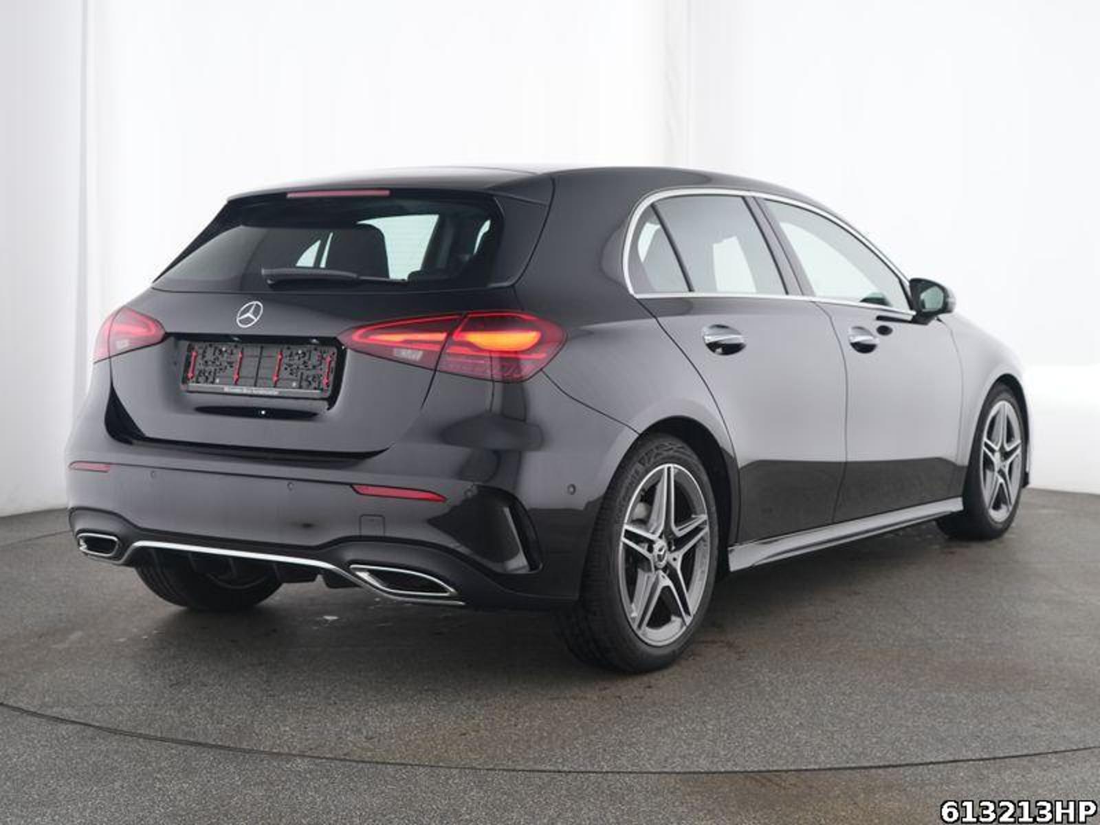 Fahrzeugabbildung Mercedes-Benz A 180 AMG Kamera Standhzg LED Distronic Keyless