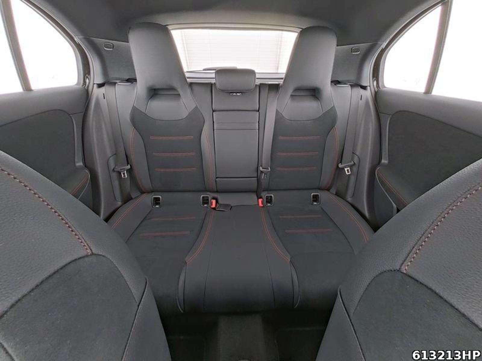 Fahrzeugabbildung Mercedes-Benz A 180 AMG Kamera Standhzg LED Distronic Keyless