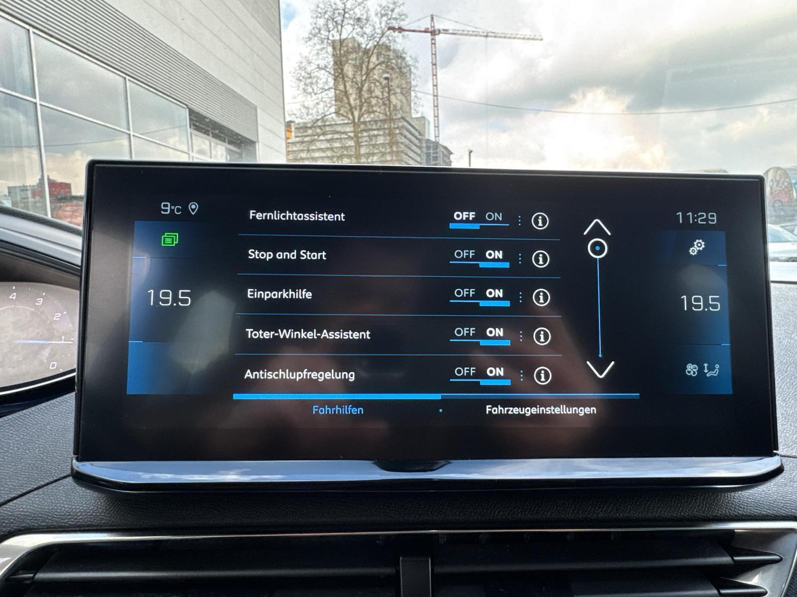 Fahrzeugabbildung Peugeot 3008 GT Line MEGADEAL! inkl AHK+ 8FACHBEREIFT