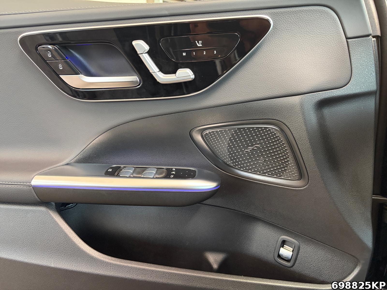 Fahrzeugabbildung Mercedes-Benz C 180 T AMG Night AHK Pano Memory Ambiente+