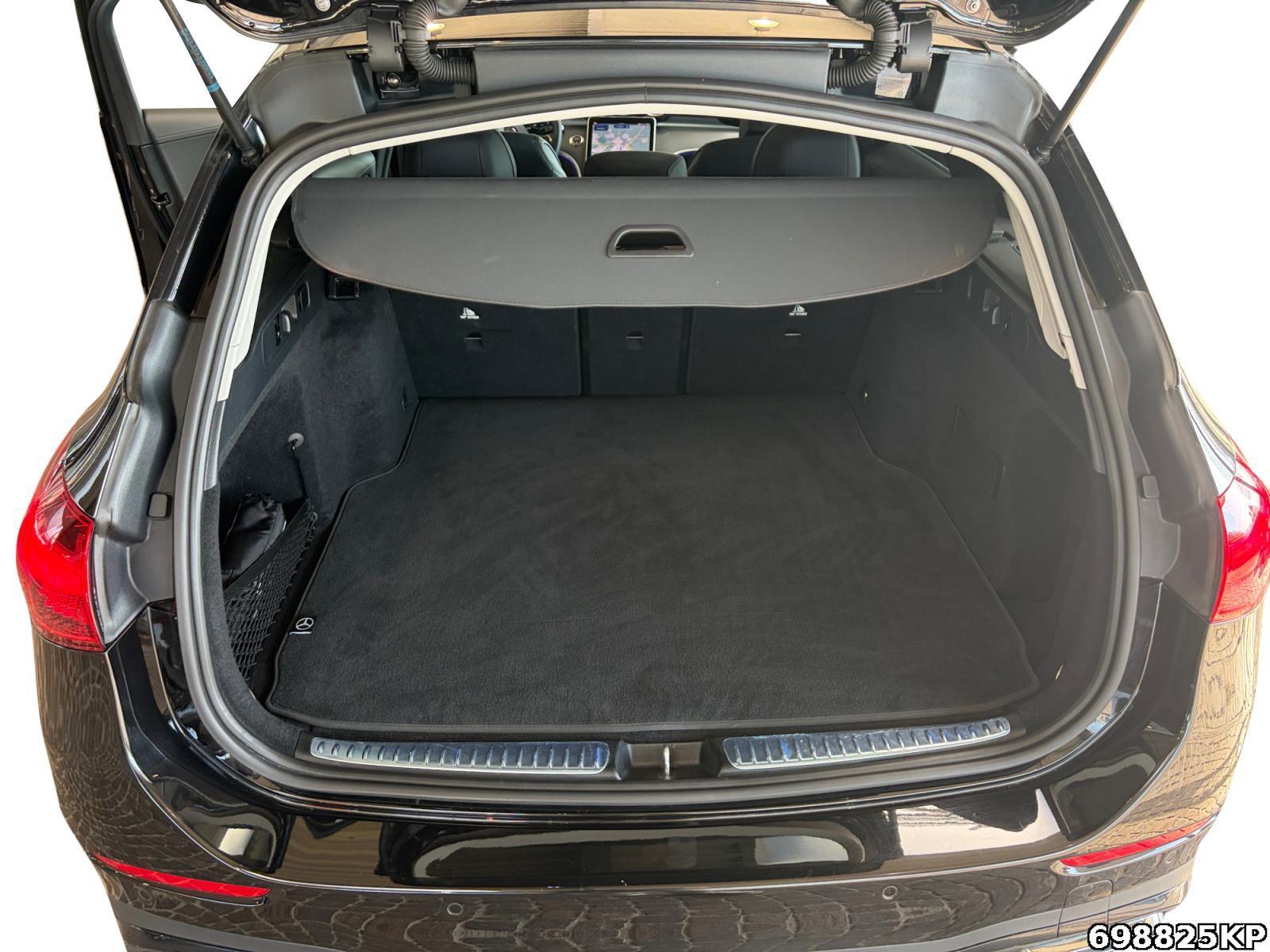 Fahrzeugabbildung Mercedes-Benz C 180 T AMG Night AHK Pano Memory Ambiente+
