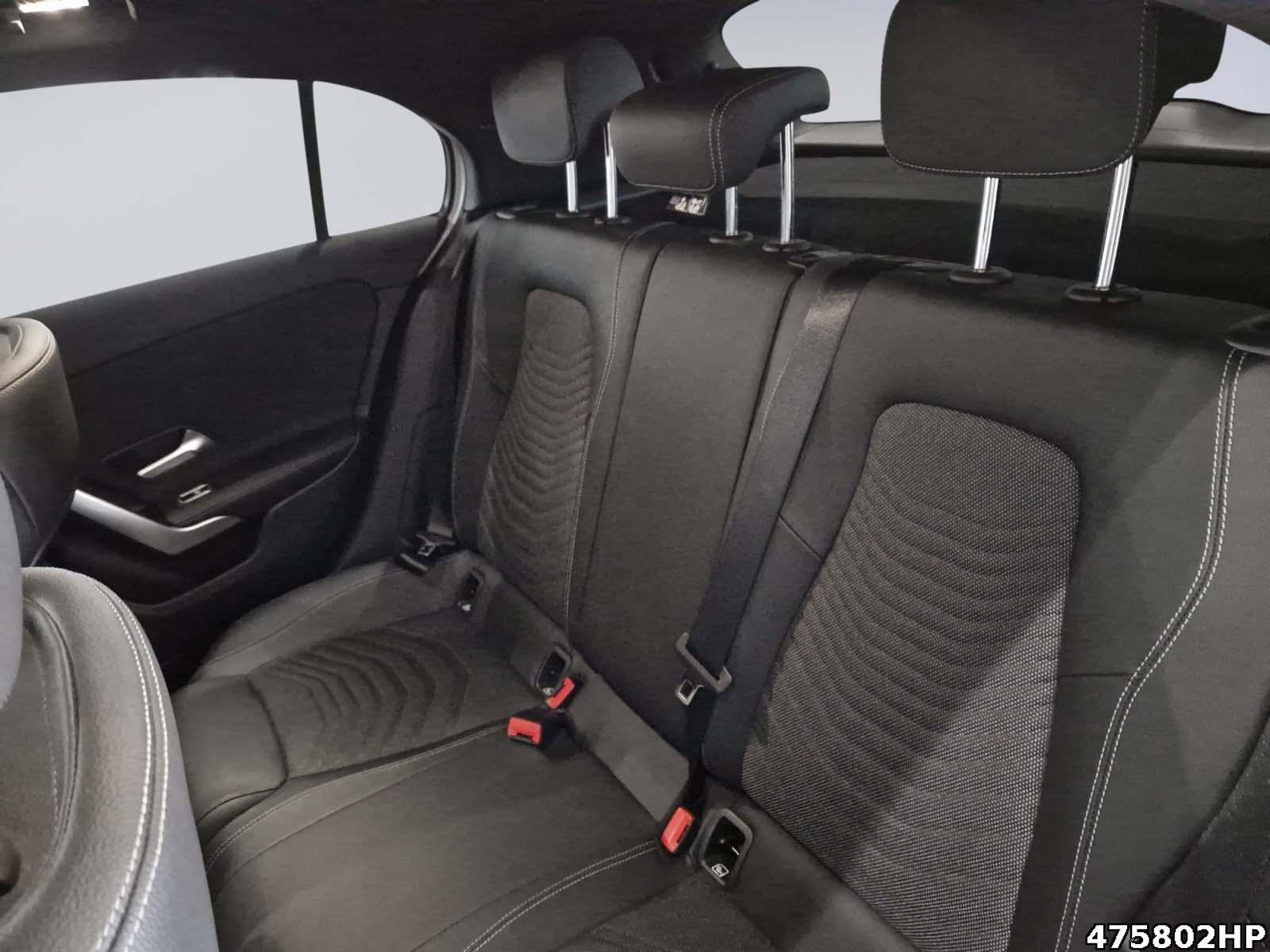 Fahrzeugabbildung Mercedes-Benz A 220 d Progressive Night AHK Kamera LED 18