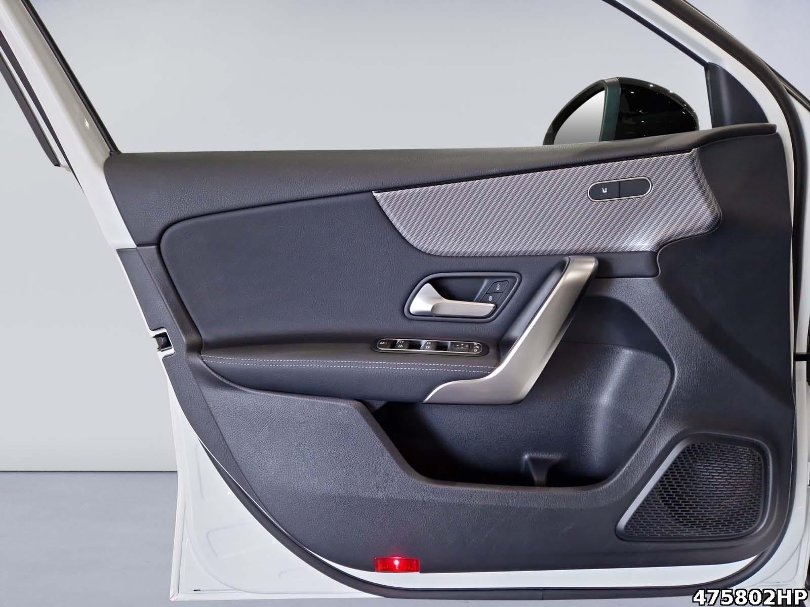 Fahrzeugabbildung Mercedes-Benz A 220 d Progressive Night AHK Kamera LED 18