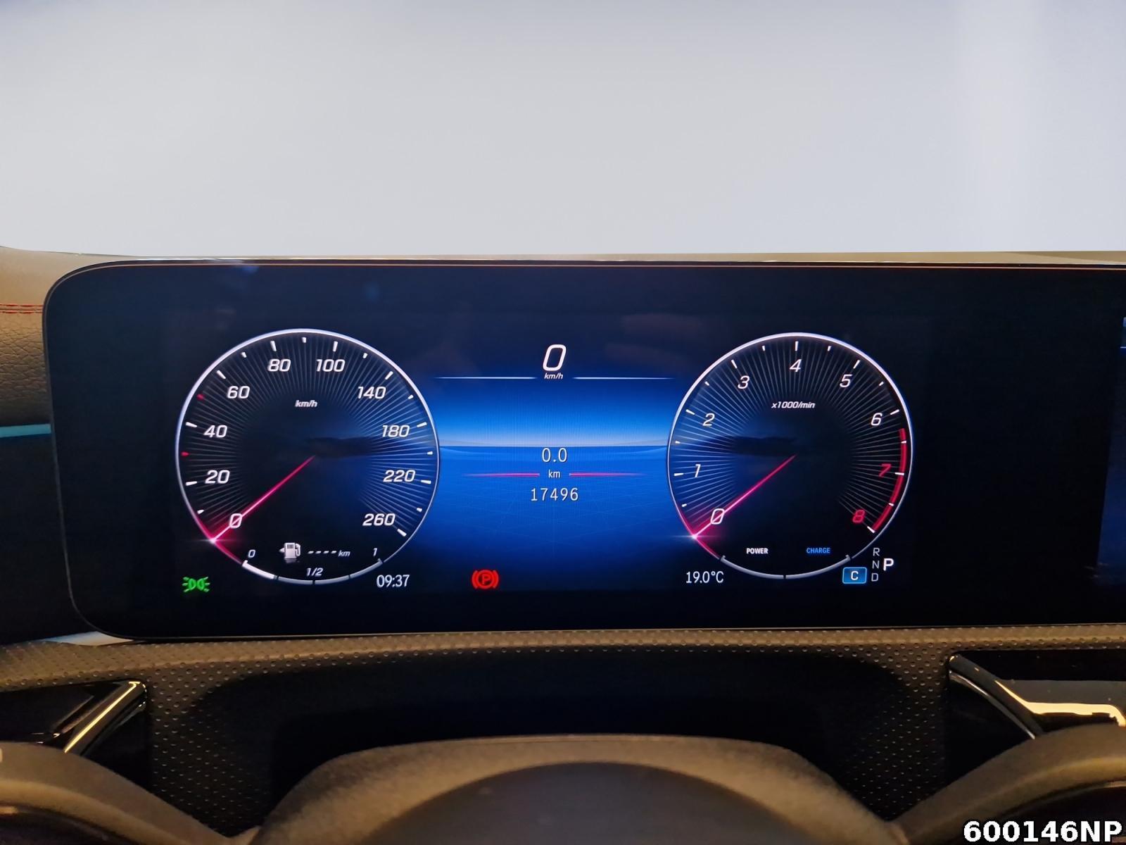Fahrzeugabbildung Mercedes-Benz CLA 200 Shooting Brake AMG Line Pano Kamera Distronic Night