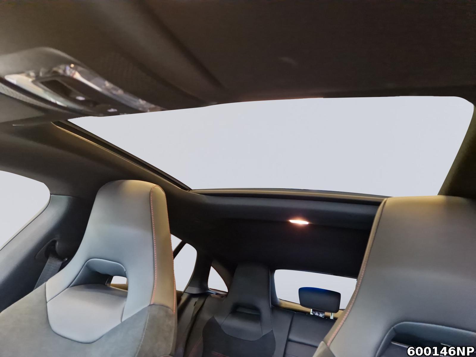 Fahrzeugabbildung Mercedes-Benz CLA 200 Shooting Brake AMG Line Pano Kamera Distronic Night