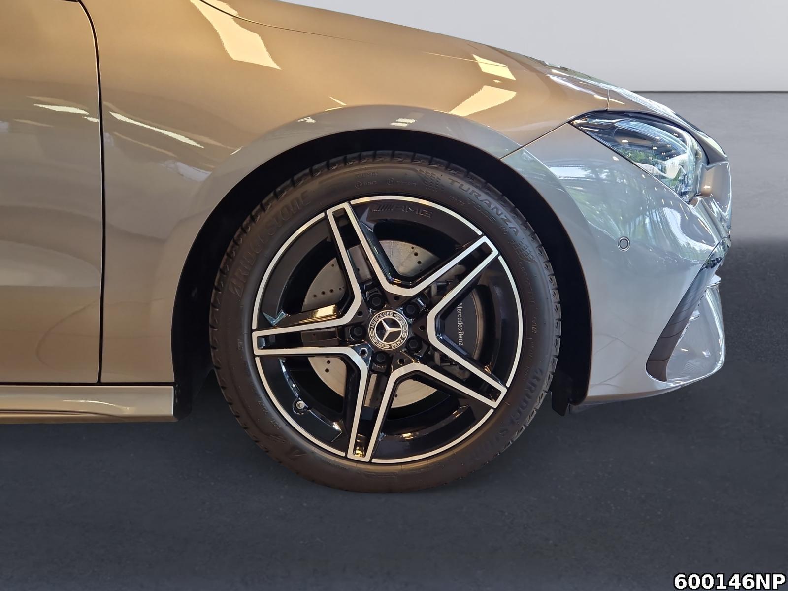 Fahrzeugabbildung Mercedes-Benz CLA 200 Shooting Brake AMG Line Pano Kamera Distronic Night