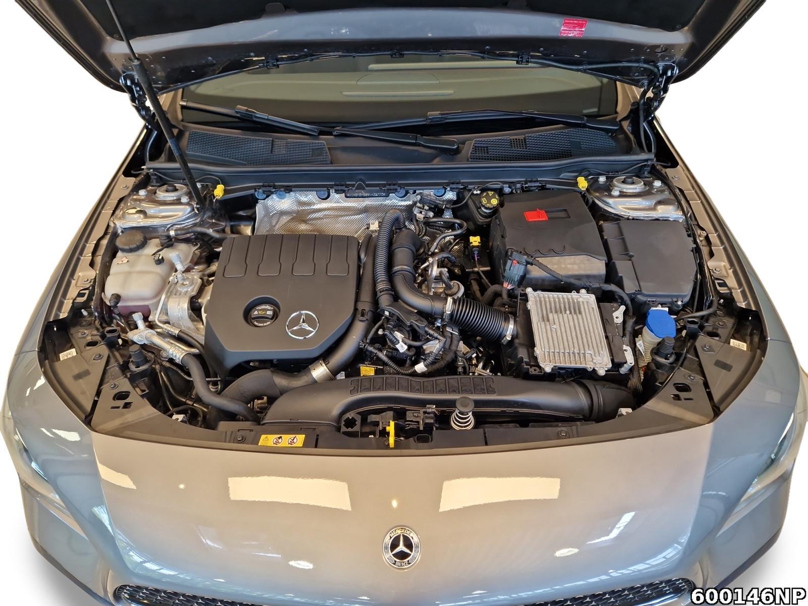 Fahrzeugabbildung Mercedes-Benz CLA 200 Shooting Brake AMG Line Pano Kamera Distronic Night