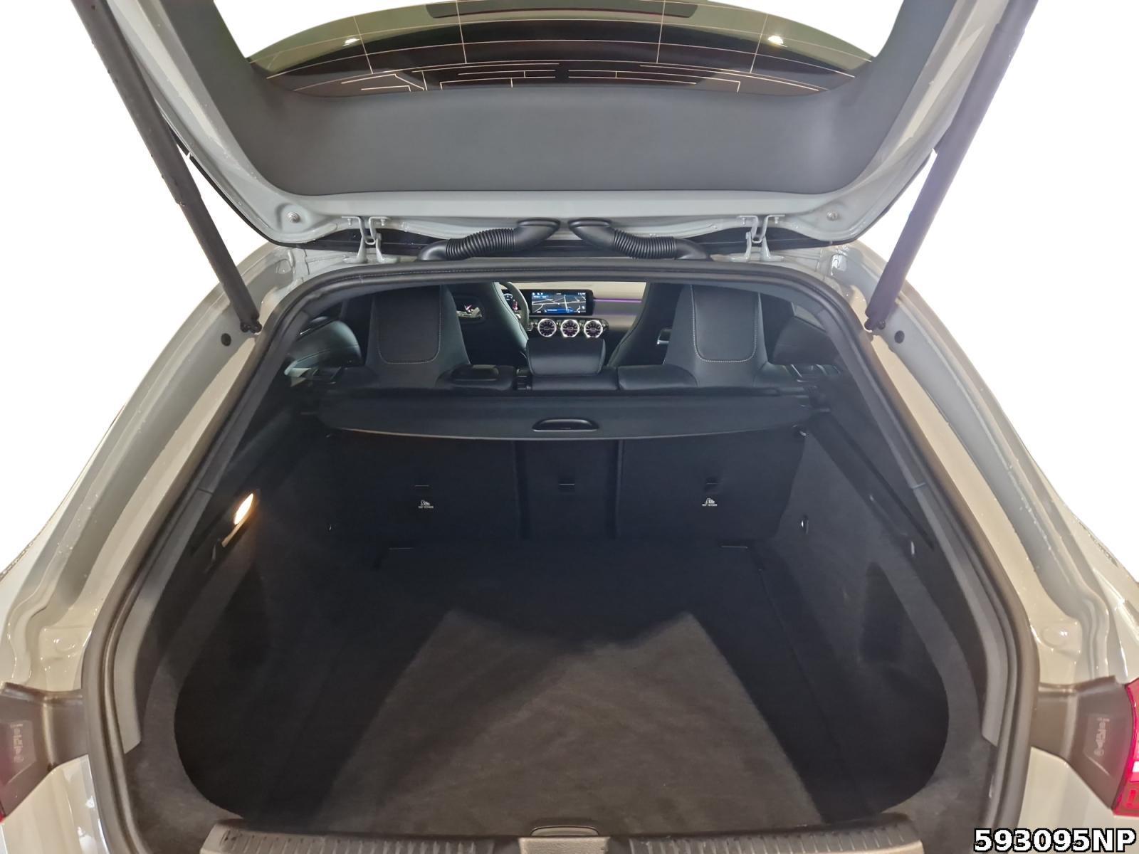 Fahrzeugabbildung Mercedes-Benz CLA 200 Shooting Brake +SPECIALEDITION+PANO+MEMORY+DISTRO+