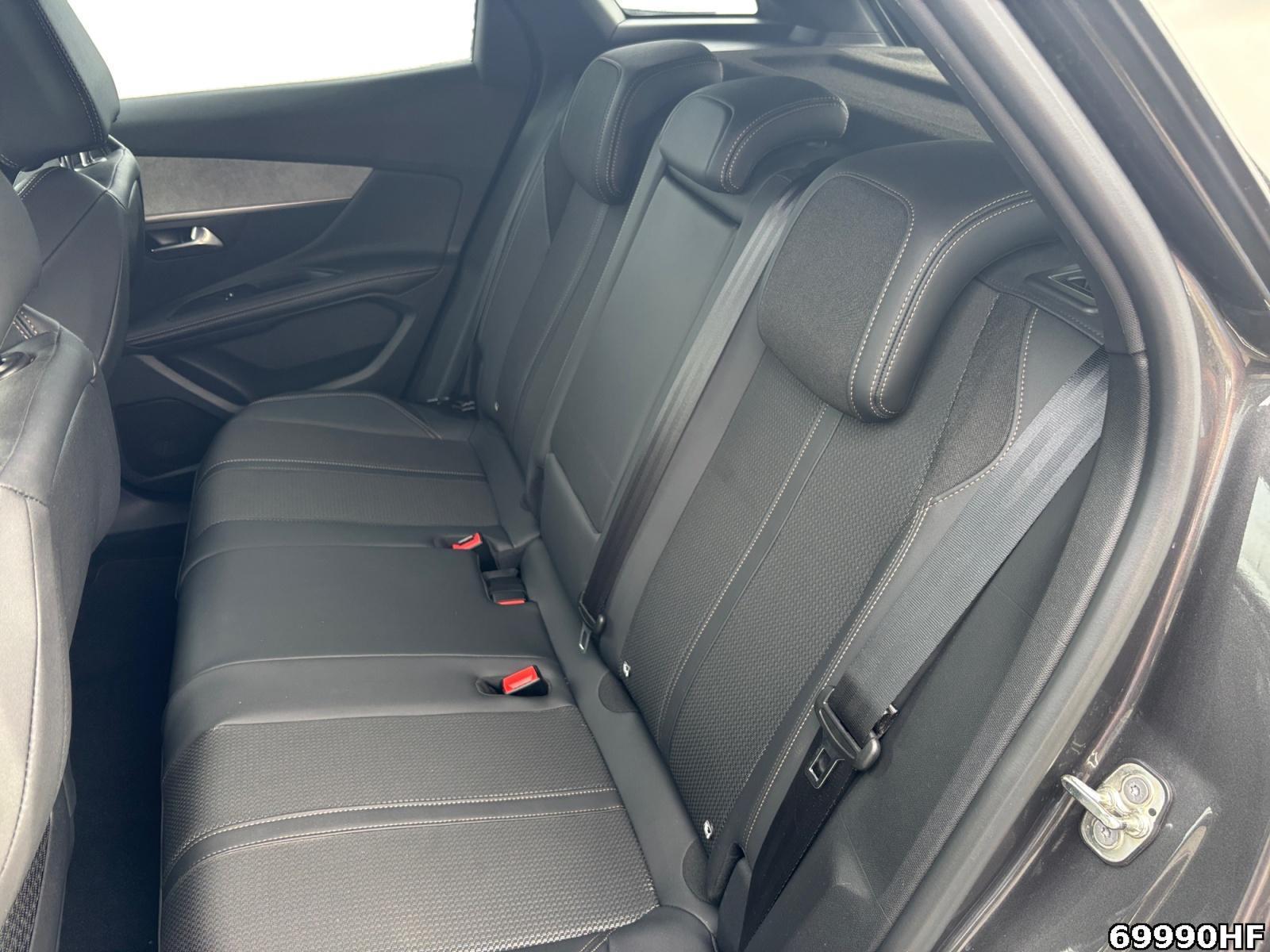 Fahrzeugabbildung Peugeot 3008 1.5 BlueHDi 130 GT *NAVI*SHZ*KAMERA*LED*