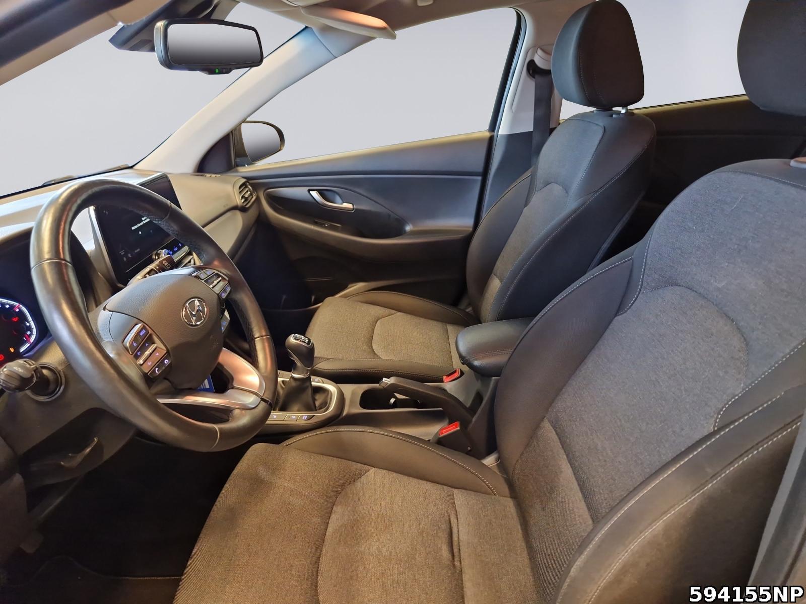 Fahrzeugabbildung Hyundai i30 1.5 T-GDI Intro Edition Rückfahrka. Nav DAB+