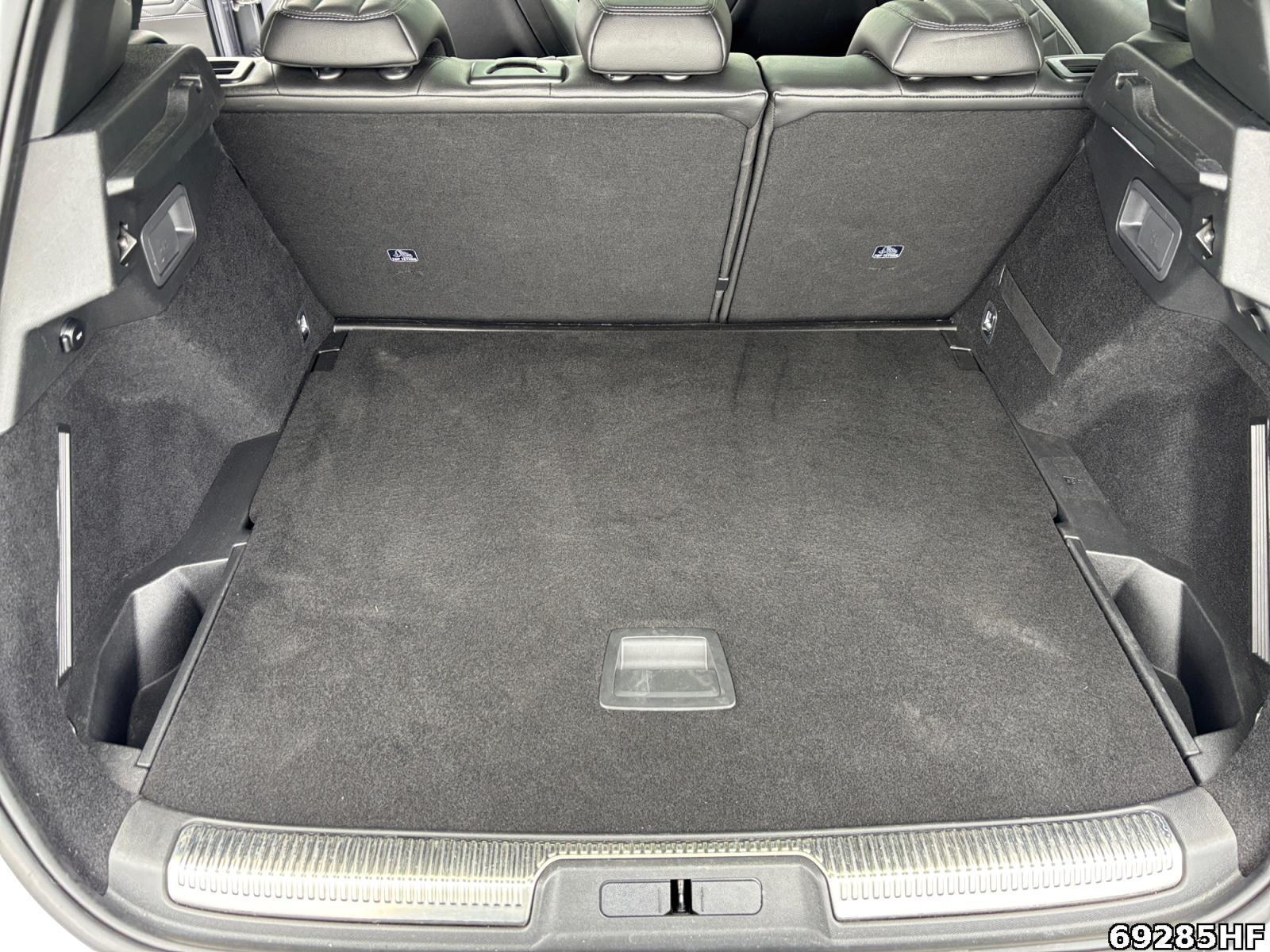 Fahrzeugabbildung DS Automobiles DS7 Crossback RIVOLI E-Tense 300 *Pano-Glasdac