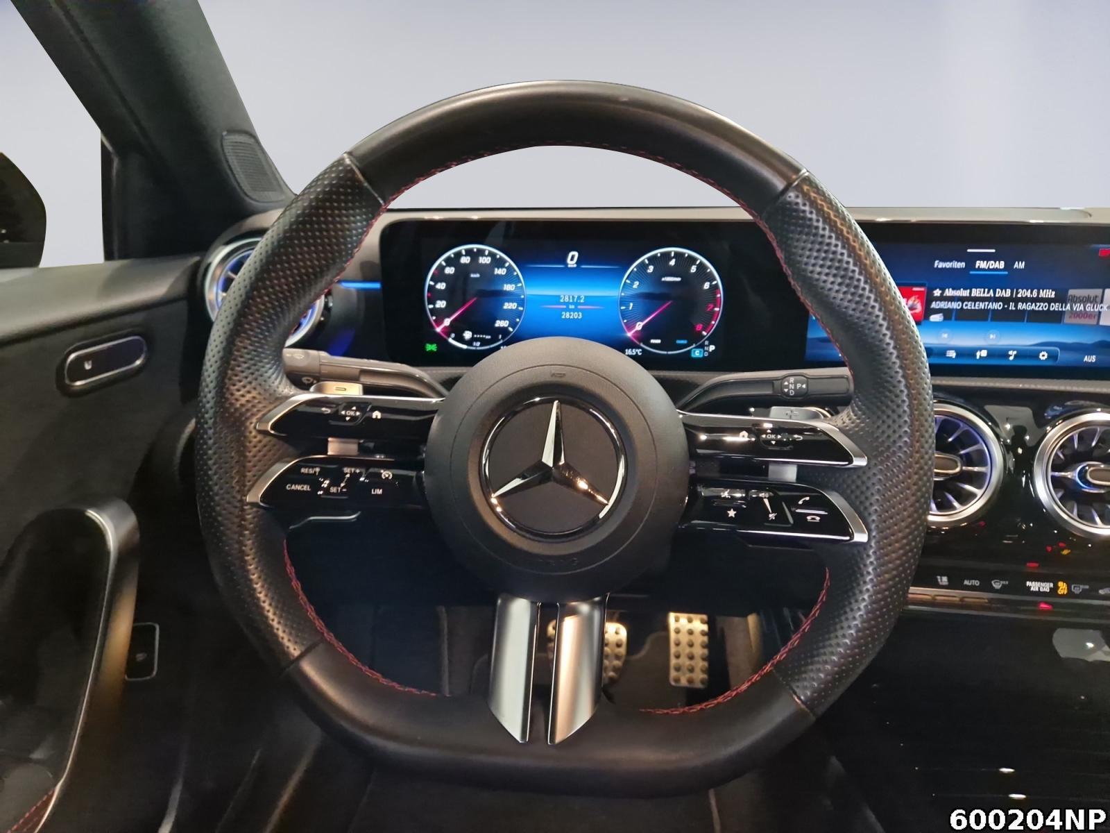 Fahrzeugabbildung Mercedes-Benz A 200 AMG LED Ambiente Keyless Go HANDS-FREE