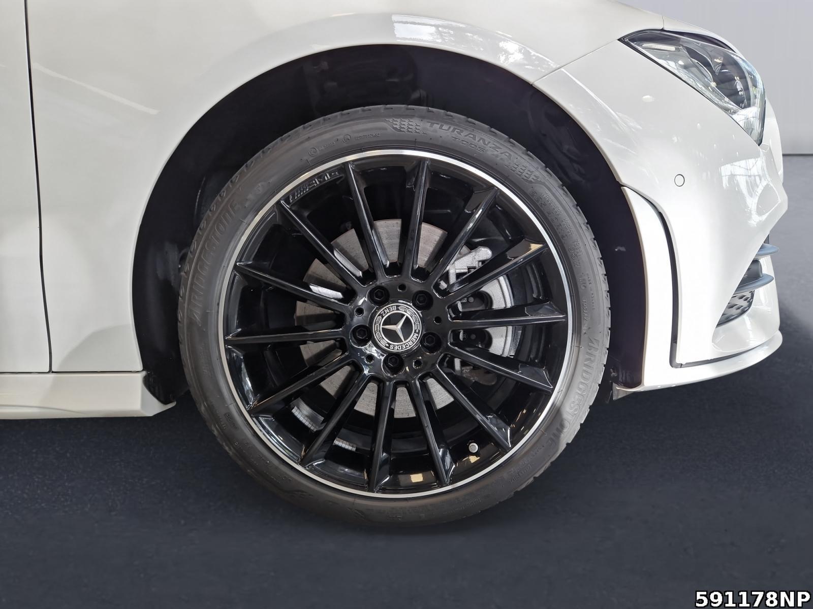 Fahrzeugabbildung Mercedes-Benz CLA 250 Shooting Brake e AMG Line Night Ambiente