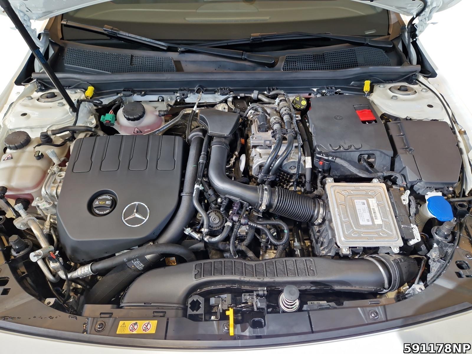 Fahrzeugabbildung Mercedes-Benz CLA 250 Shooting Brake e AMG Line Night Ambiente