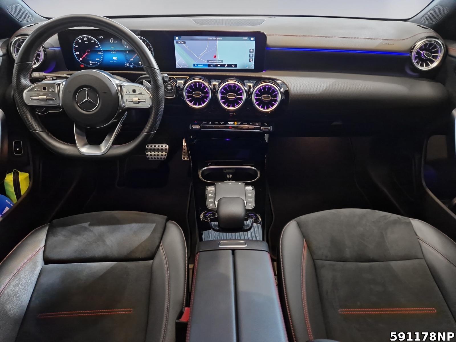 Fahrzeugabbildung Mercedes-Benz CLA 250 Shooting Brake e AMG Line Night Ambiente