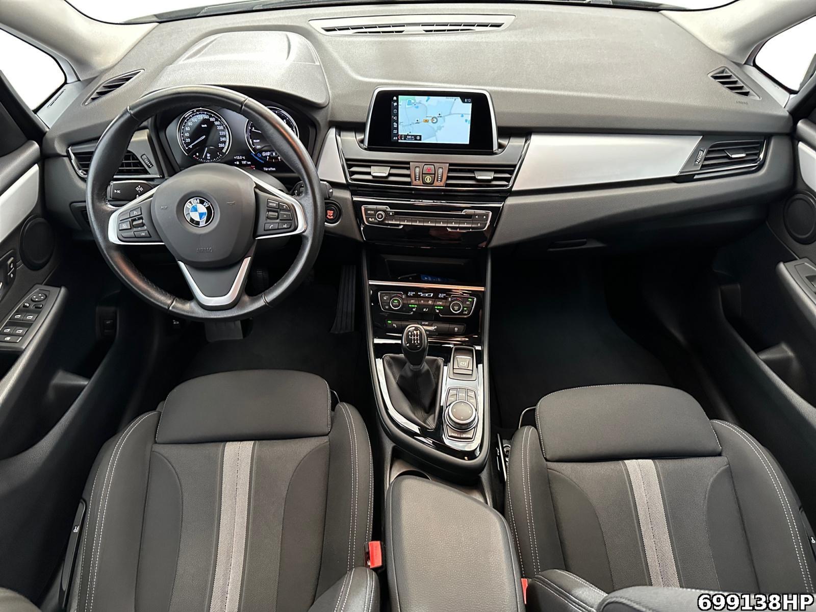 Fahrzeugabbildung BMW 218 Active Tourer i Advantage AHK abnehmbar PDC