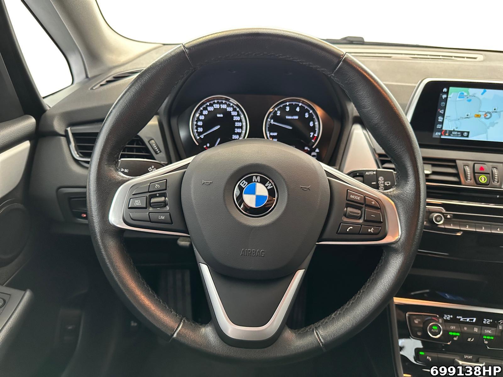 Fahrzeugabbildung BMW 218 Active Tourer i Advantage AHK abnehmbar PDC
