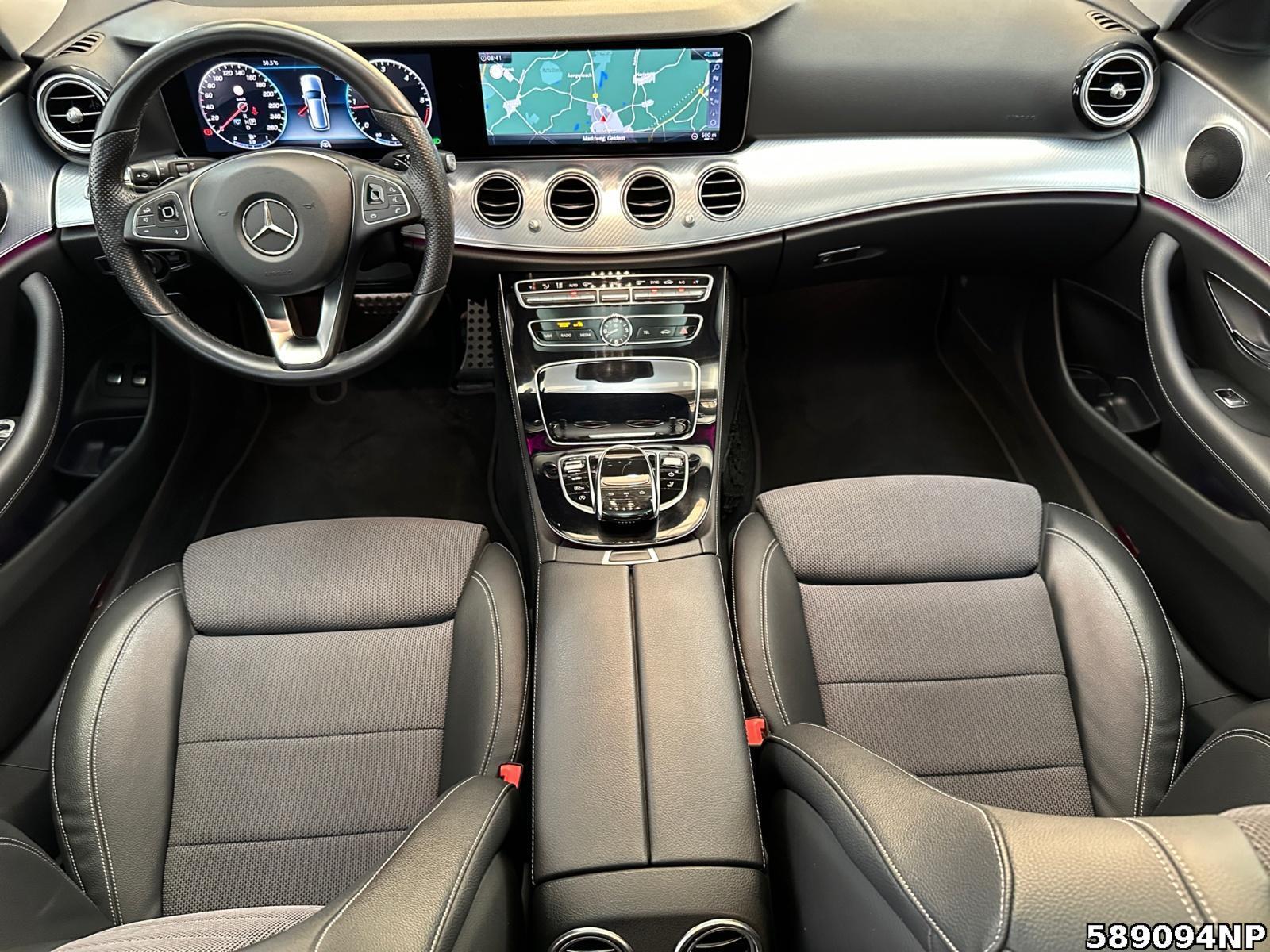 Fahrzeugabbildung Mercedes-Benz E 220 d 4M All-Terrain Panorama Distronic Carpl
