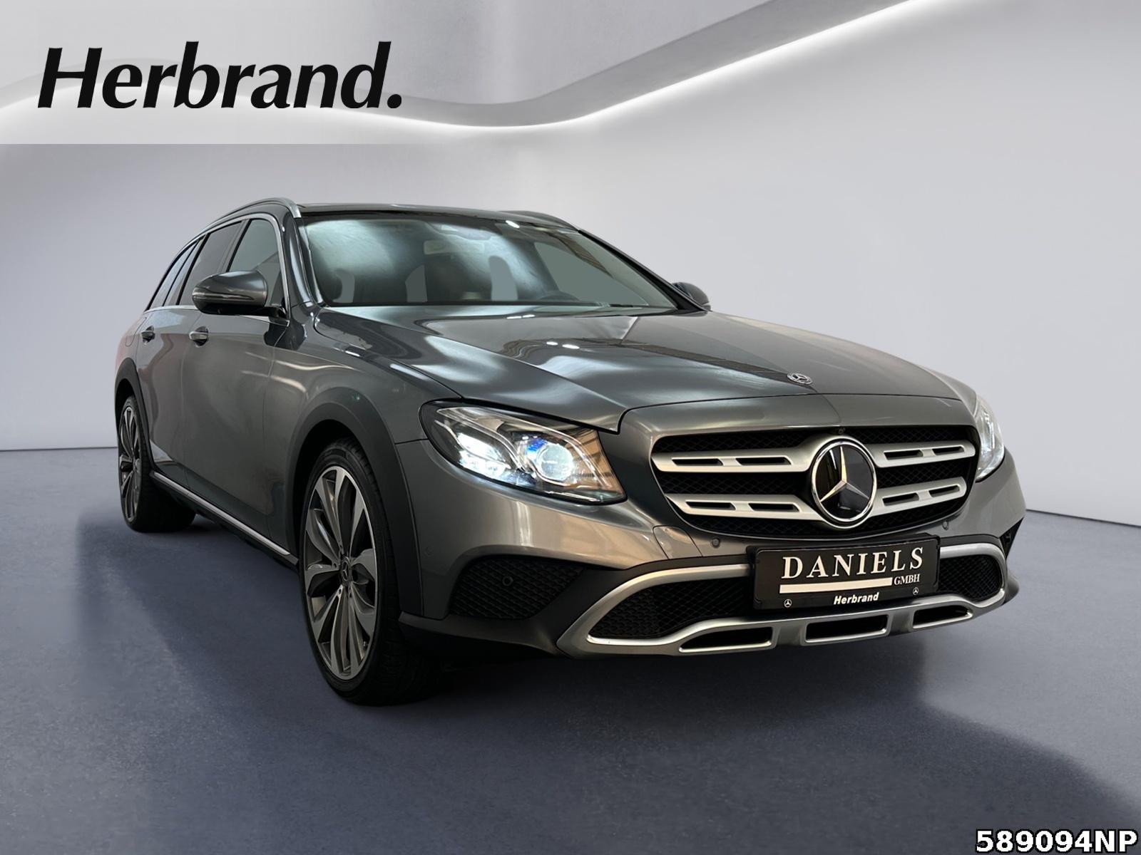 Fahrzeugabbildung Mercedes-Benz E 220 d 4M All-Terrain Panorama Distronic Carpl