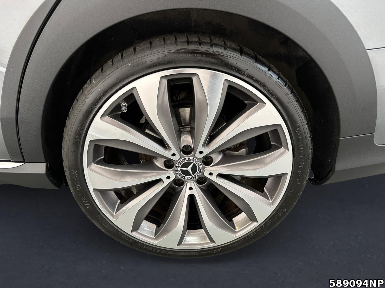 Fahrzeugabbildung Mercedes-Benz E 220 d 4M All-Terrain Panorama Distronic Carpl