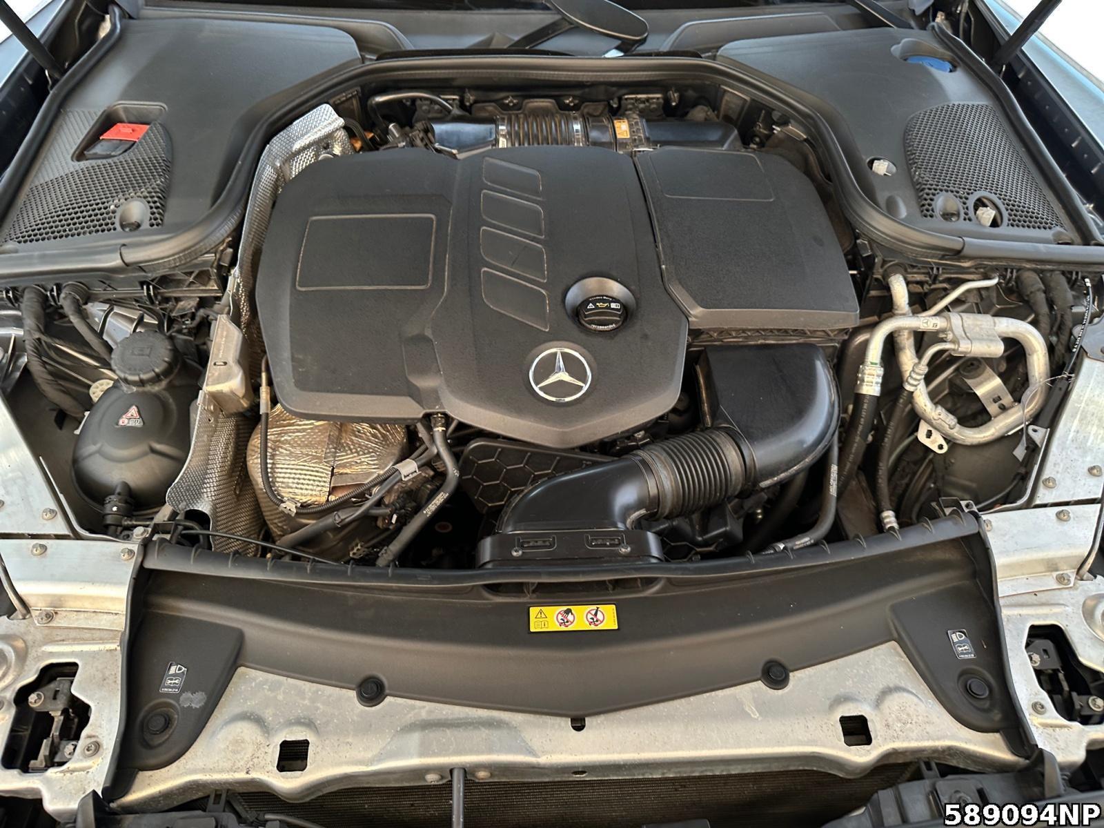 Fahrzeugabbildung Mercedes-Benz E 220 d 4M All-Terrain Panorama Distronic Carpl