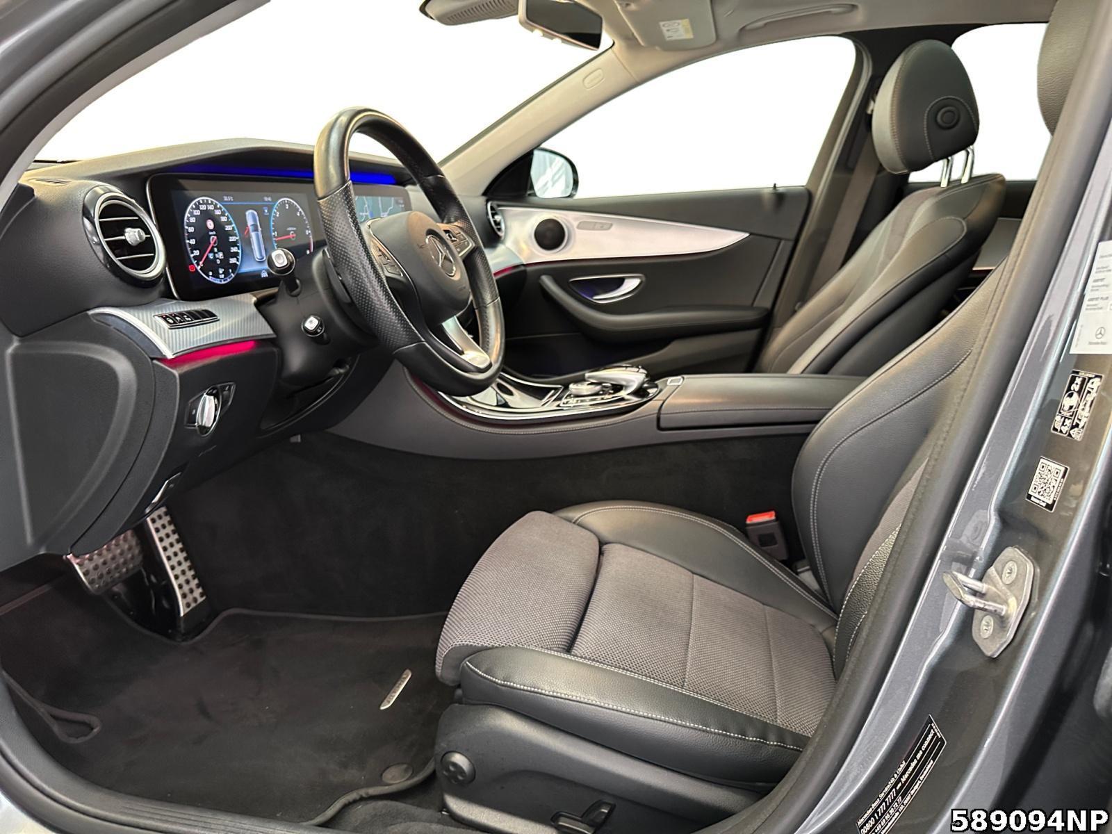 Fahrzeugabbildung Mercedes-Benz E 220 d 4M All-Terrain Panorama Distronic Carpl