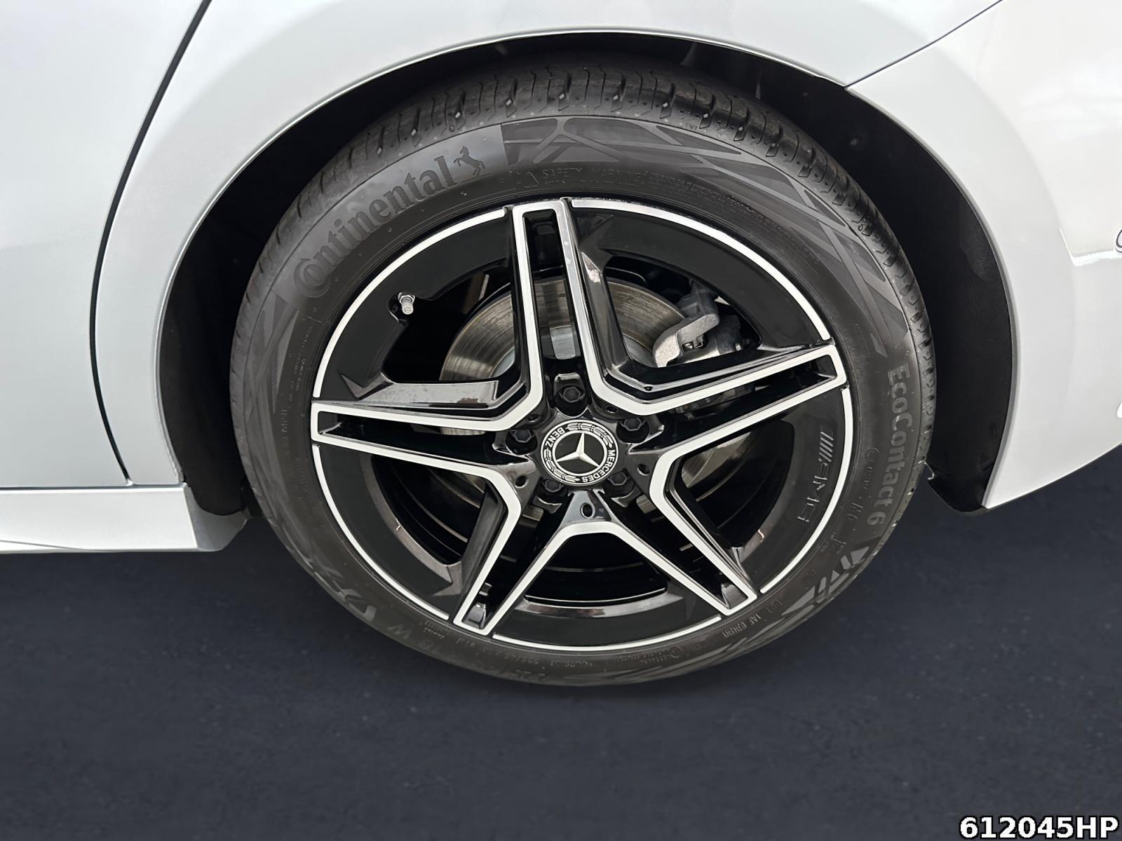 Fahrzeugabbildung Mercedes-Benz A 200 AMG AHK Night Distronic Kamera Keyless Amb