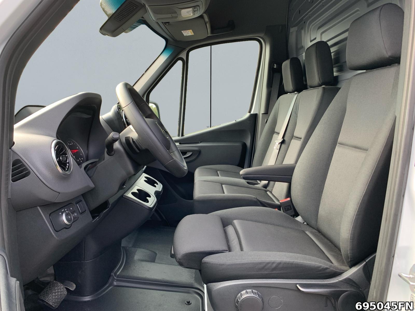 Fahrzeugabbildung Mercedes-Benz Sprinter 315 PRO L2H2 *VORBER. AHK 3,5*KLIMA*KAM