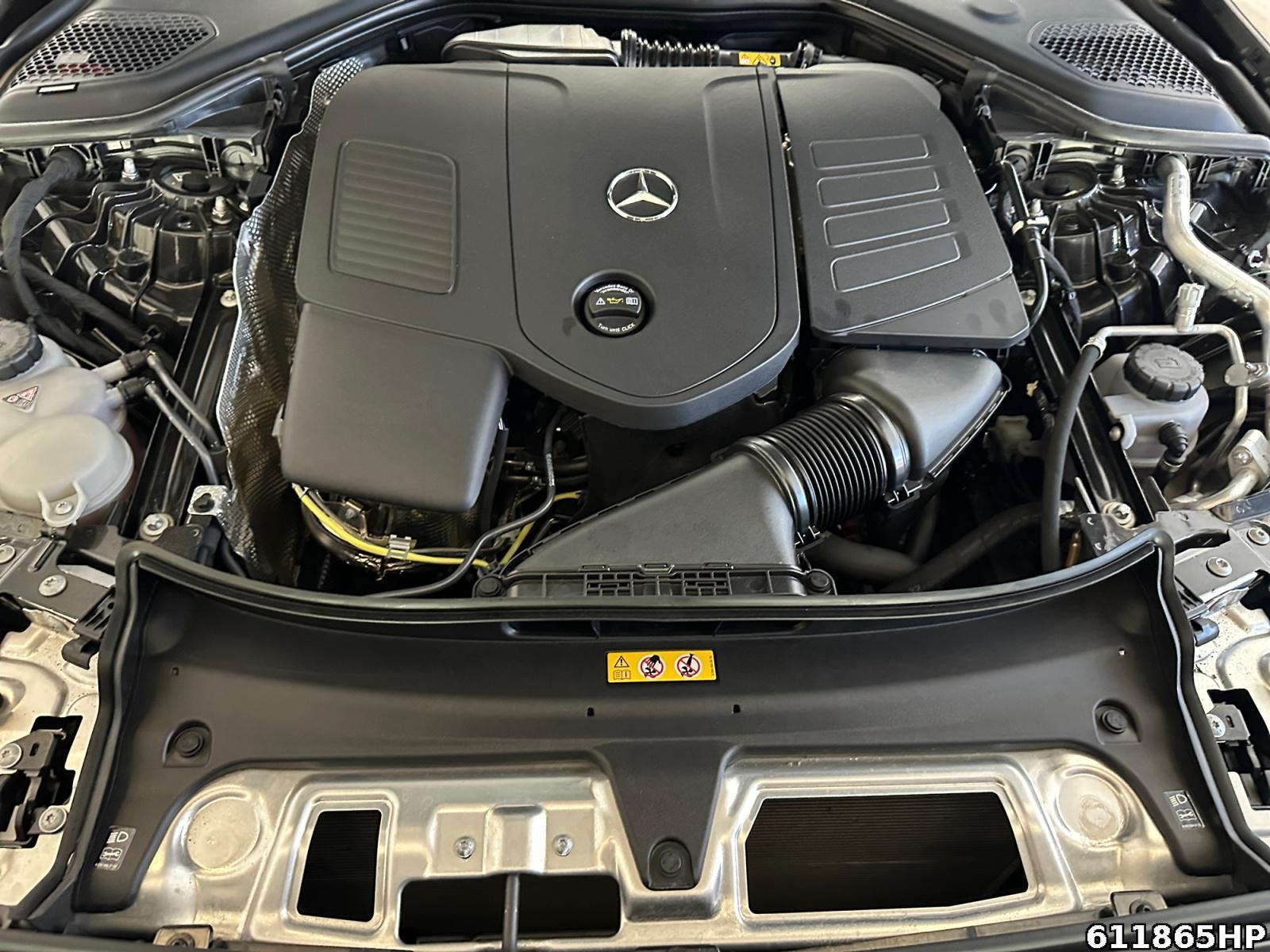 Fahrzeugabbildung Mercedes-Benz E 400 e 4M AMG Pano Burmester 360° HUD Keyless
